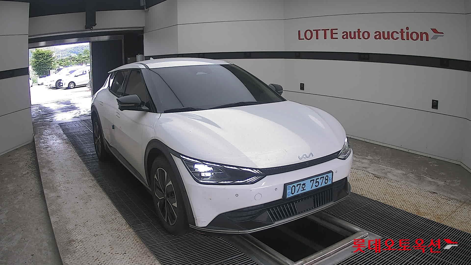 Kia - EV6 | (E) Long Range 2WD 20