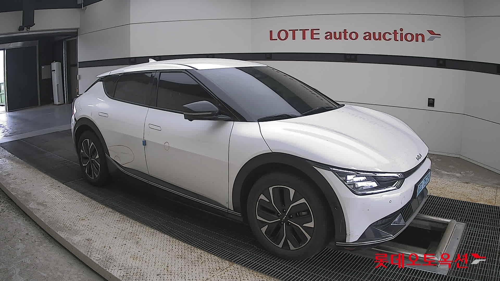 Kia - EV6 | (E) Long Range 2WD 18