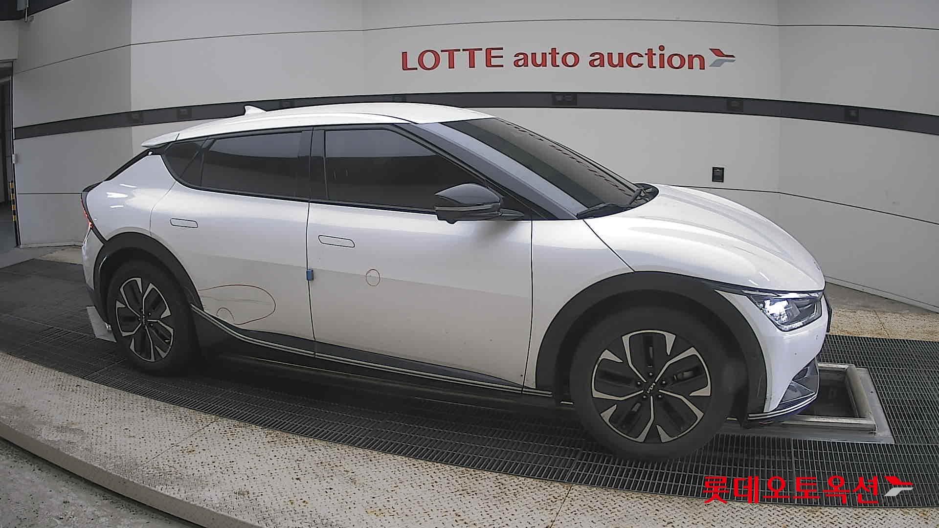 Kia - EV6 | (E) Long Range 2WD 17