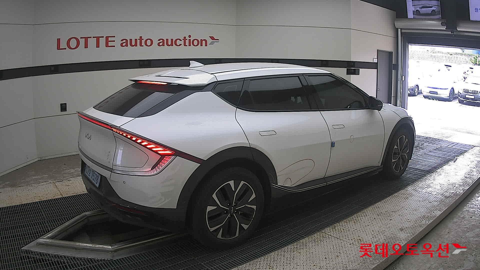Kia - EV6 | (E) Long Range 2WD 14
