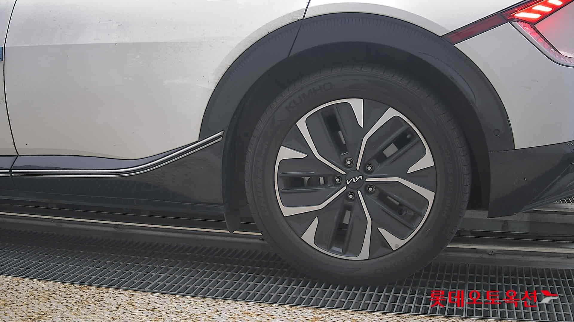 Kia - EV6 | (E) Long Range 2WD 22