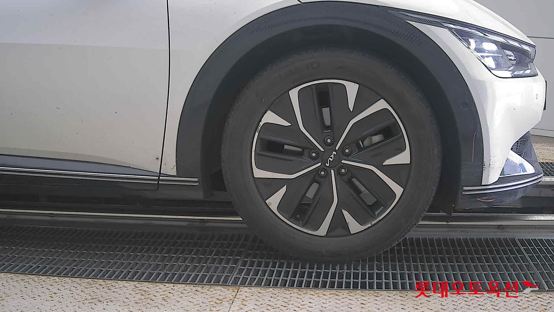 Kia - EV6 | (E) Long Range 2WD 23