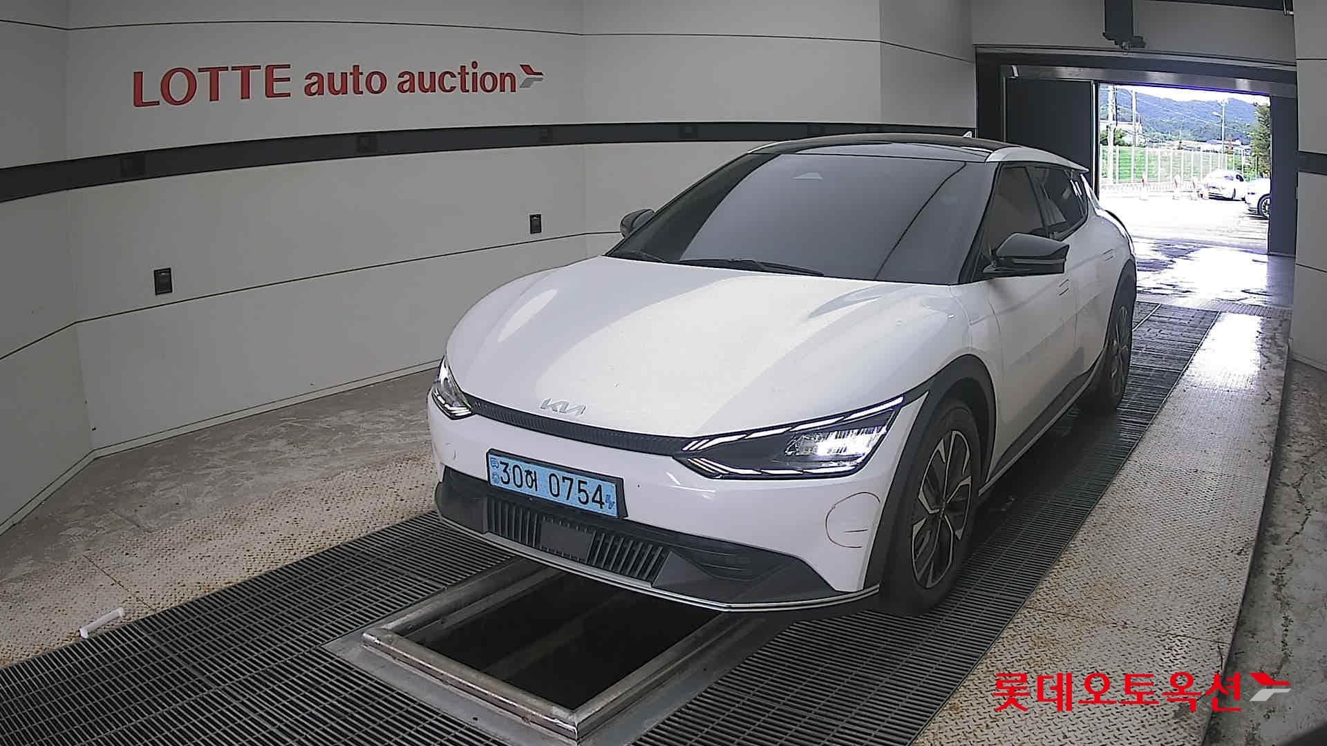 Kia - EV6 | (E) Long Range 2WD 2