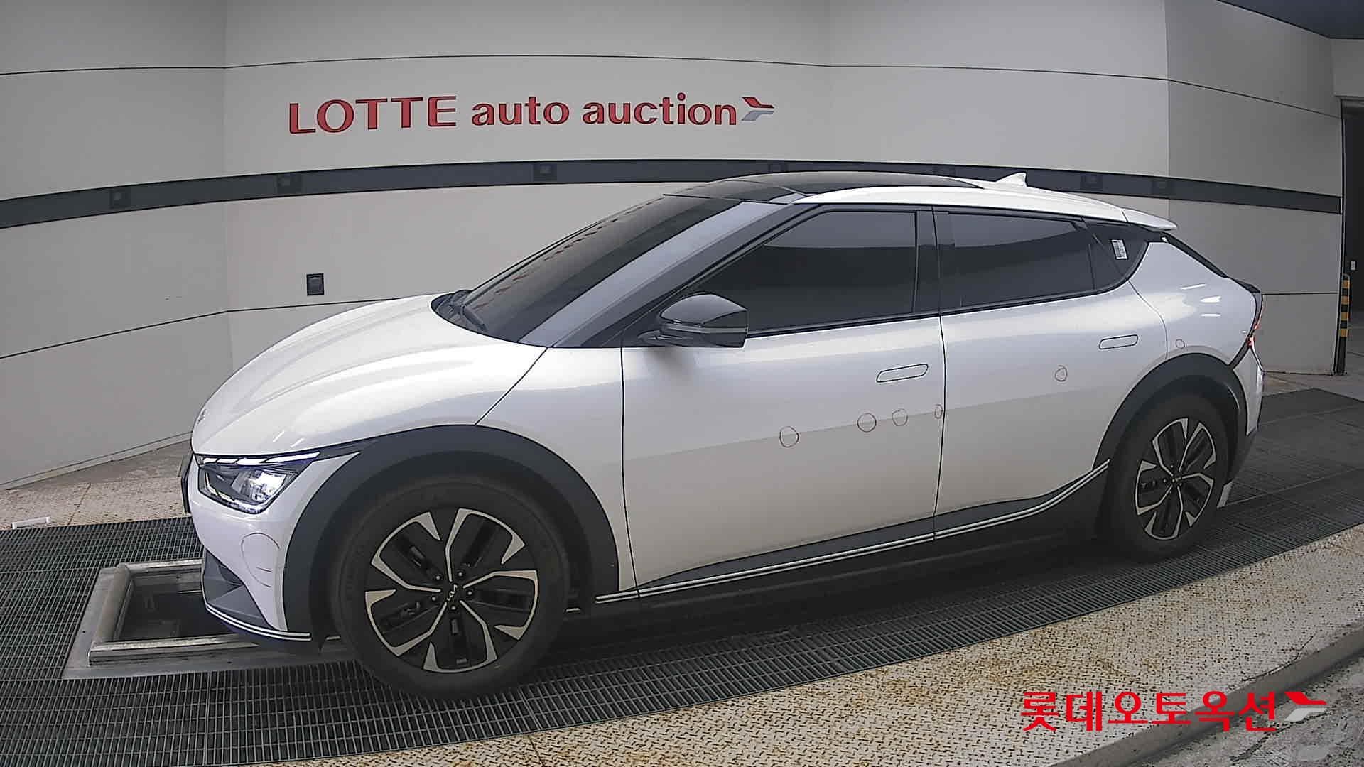 Kia - EV6 | (E) Long Range 2WD 5