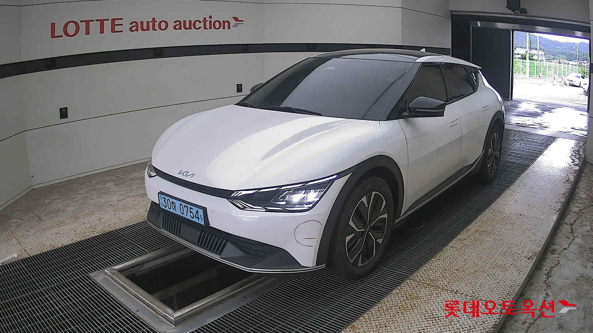 Kia - EV6 | (E) Long Range 2WD 3