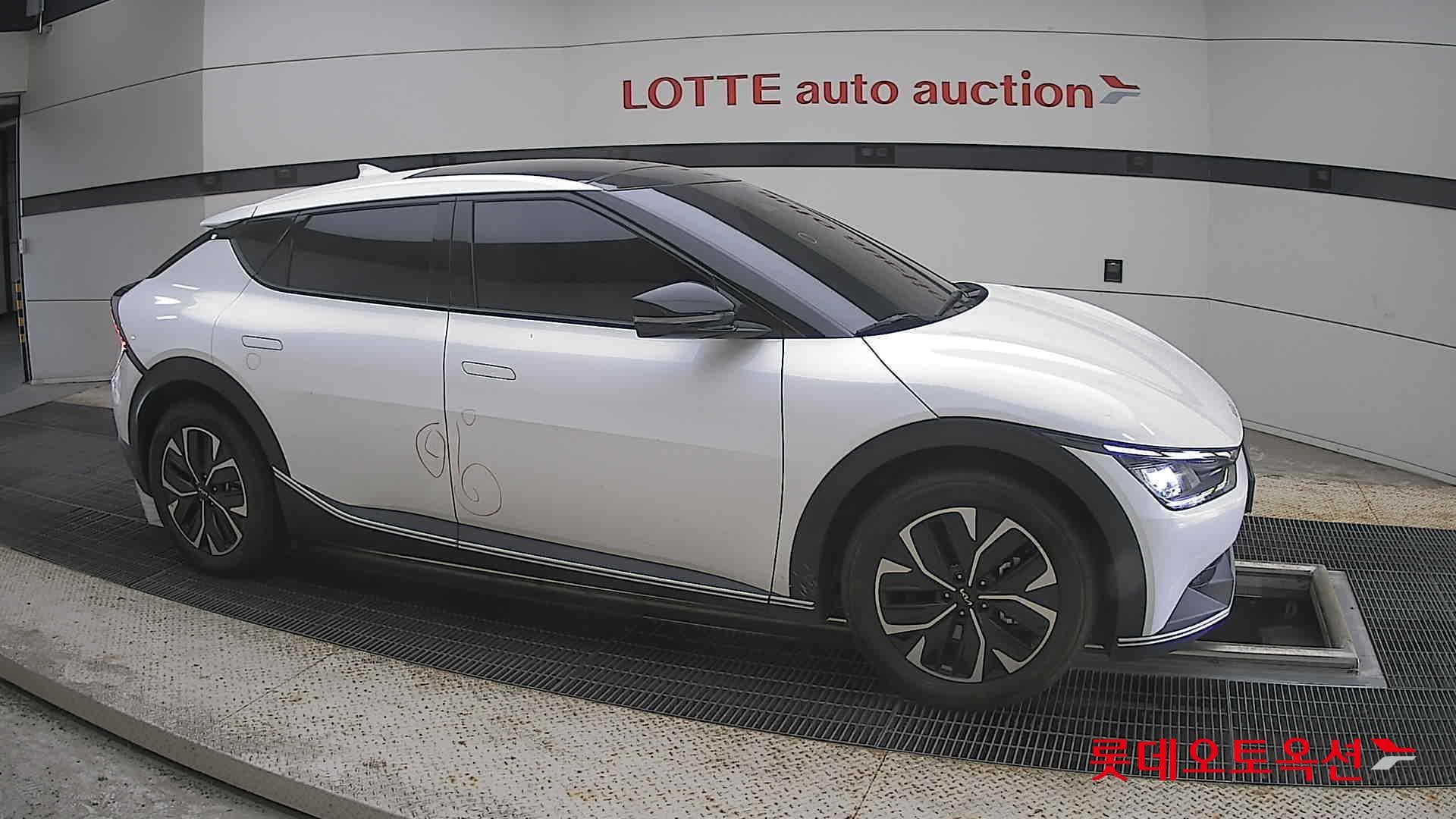 Kia - EV6 | (E) Long Range 2WD 17