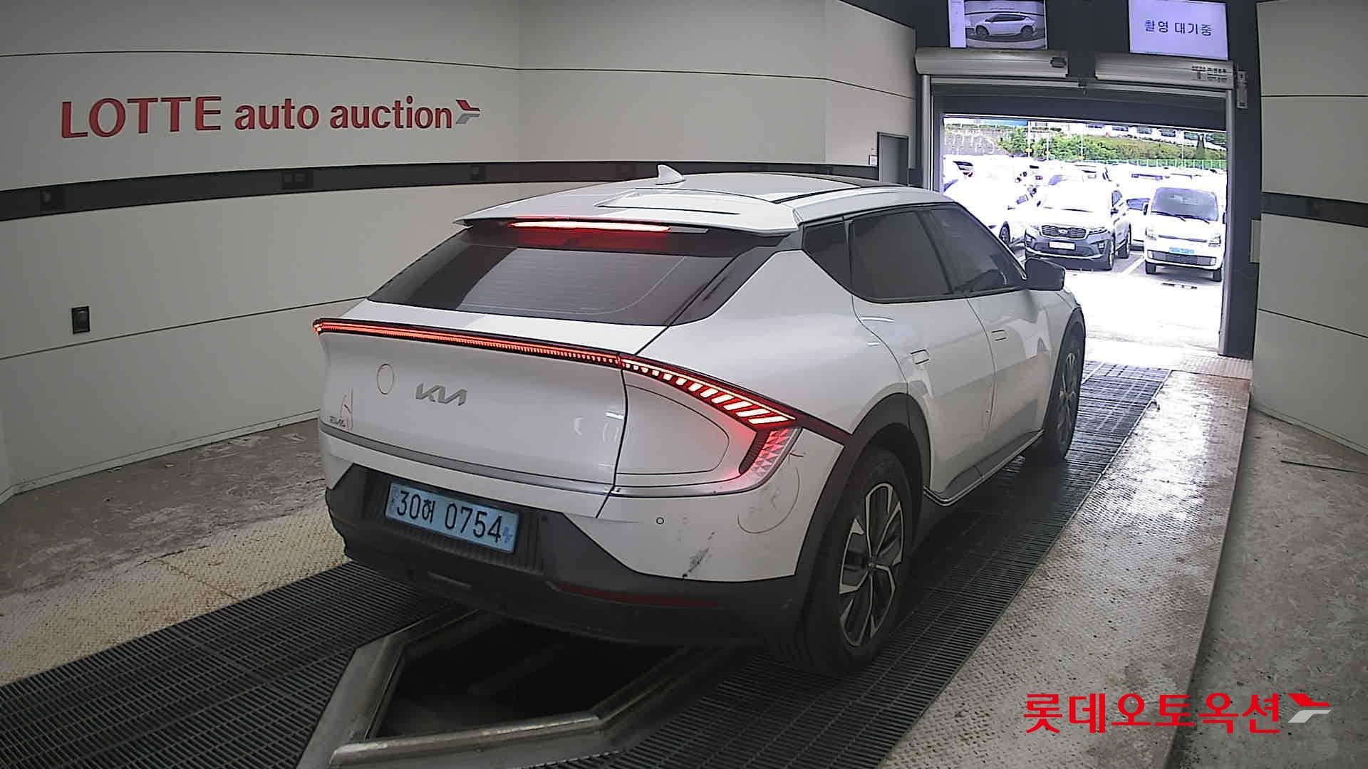 Kia - EV6 | (E) Long Range 2WD 13