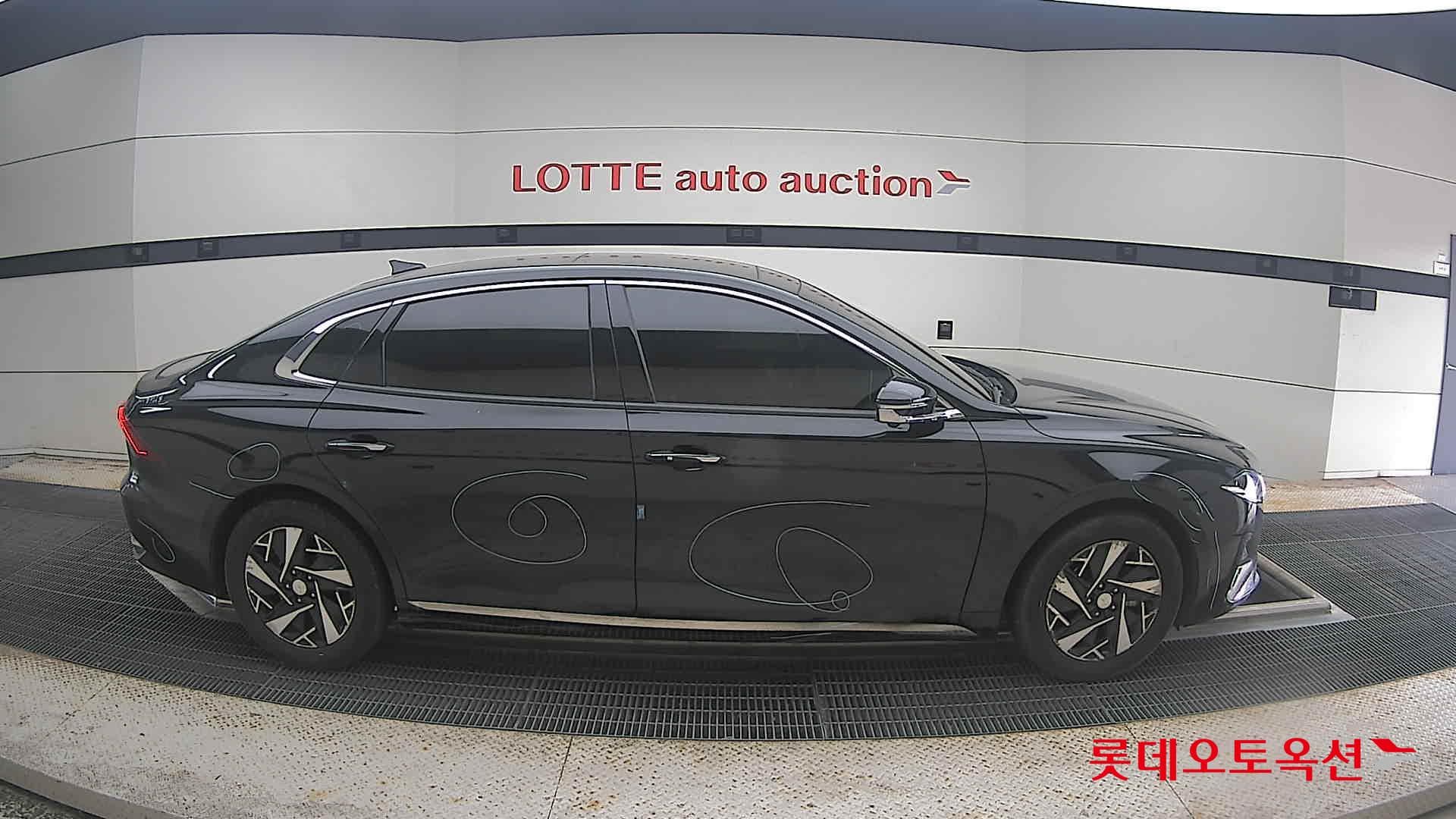 Hyundai - Grandeur | THE NEW (H) 2.4 16