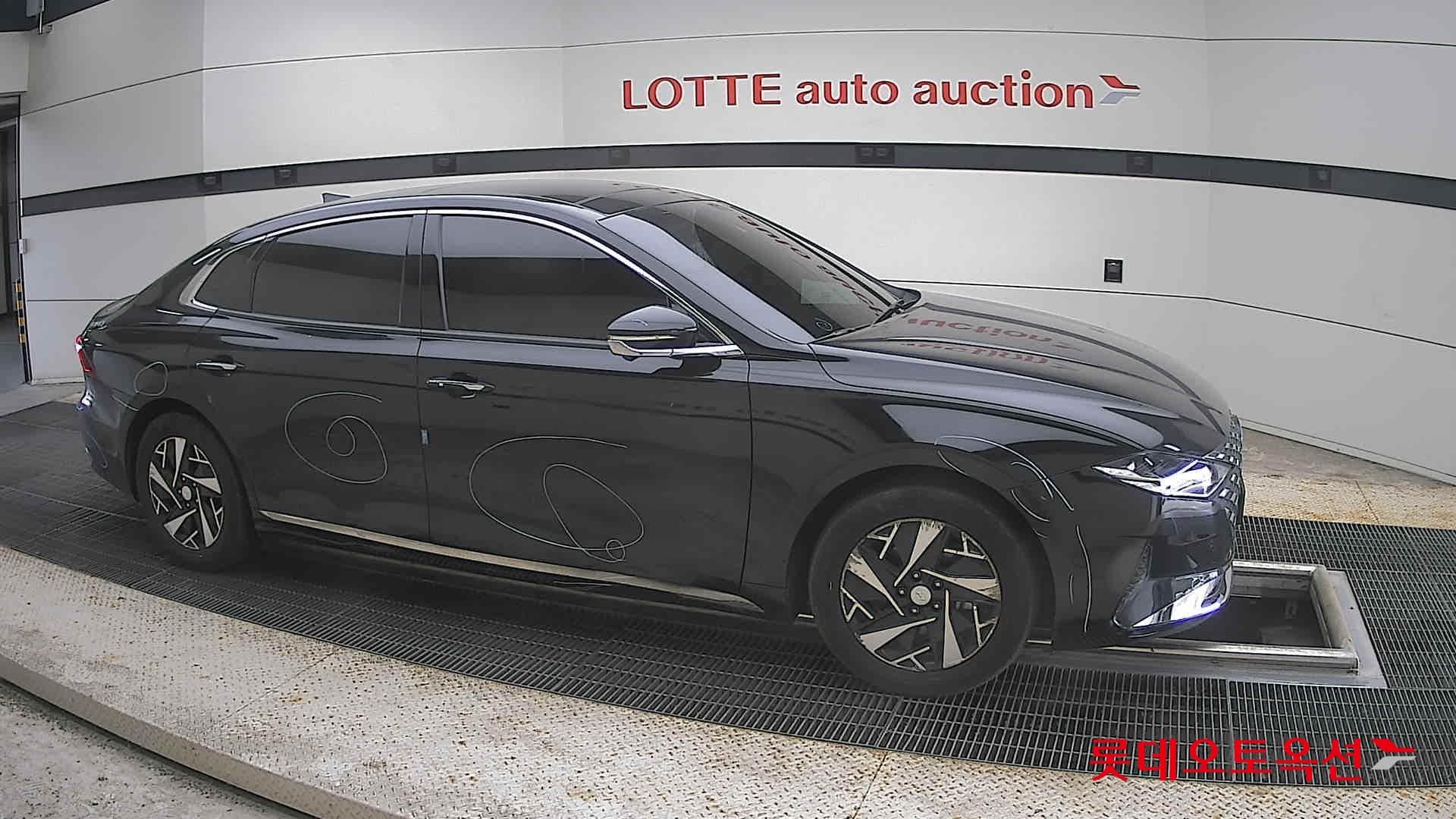 Hyundai - Grandeur | THE NEW (H) 2.4 17