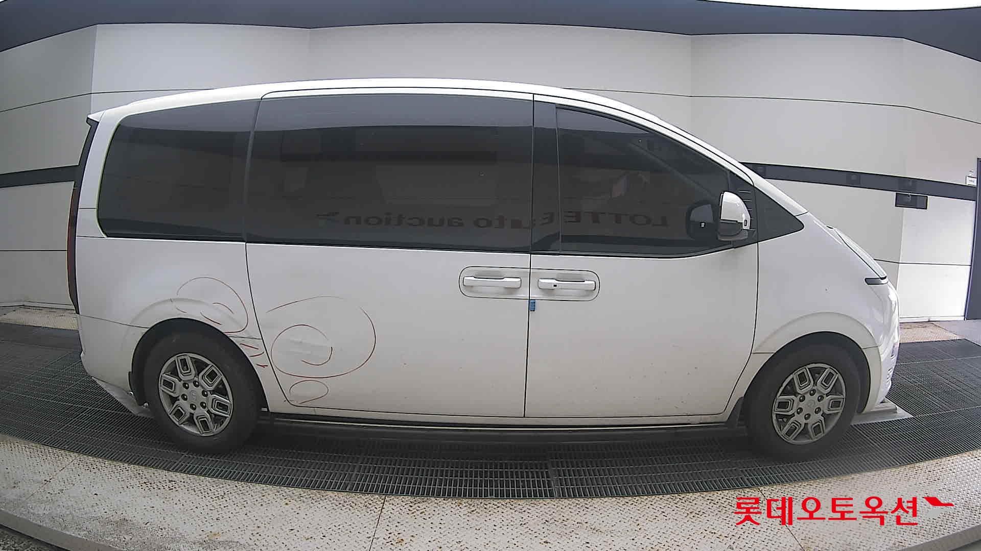 هيونداي - ستاريا | (D) 2.2 Tourer 9Seater Modern 16