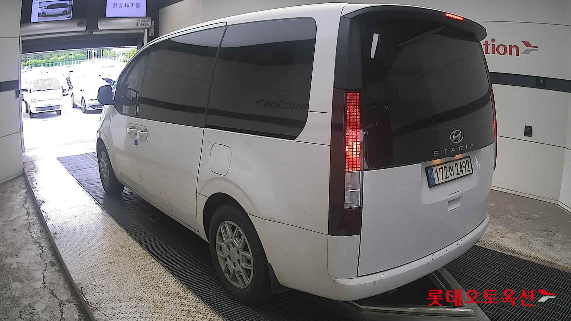 هيونداي - ستاريا | (D) 2.2 Tourer 9Seater Modern 10