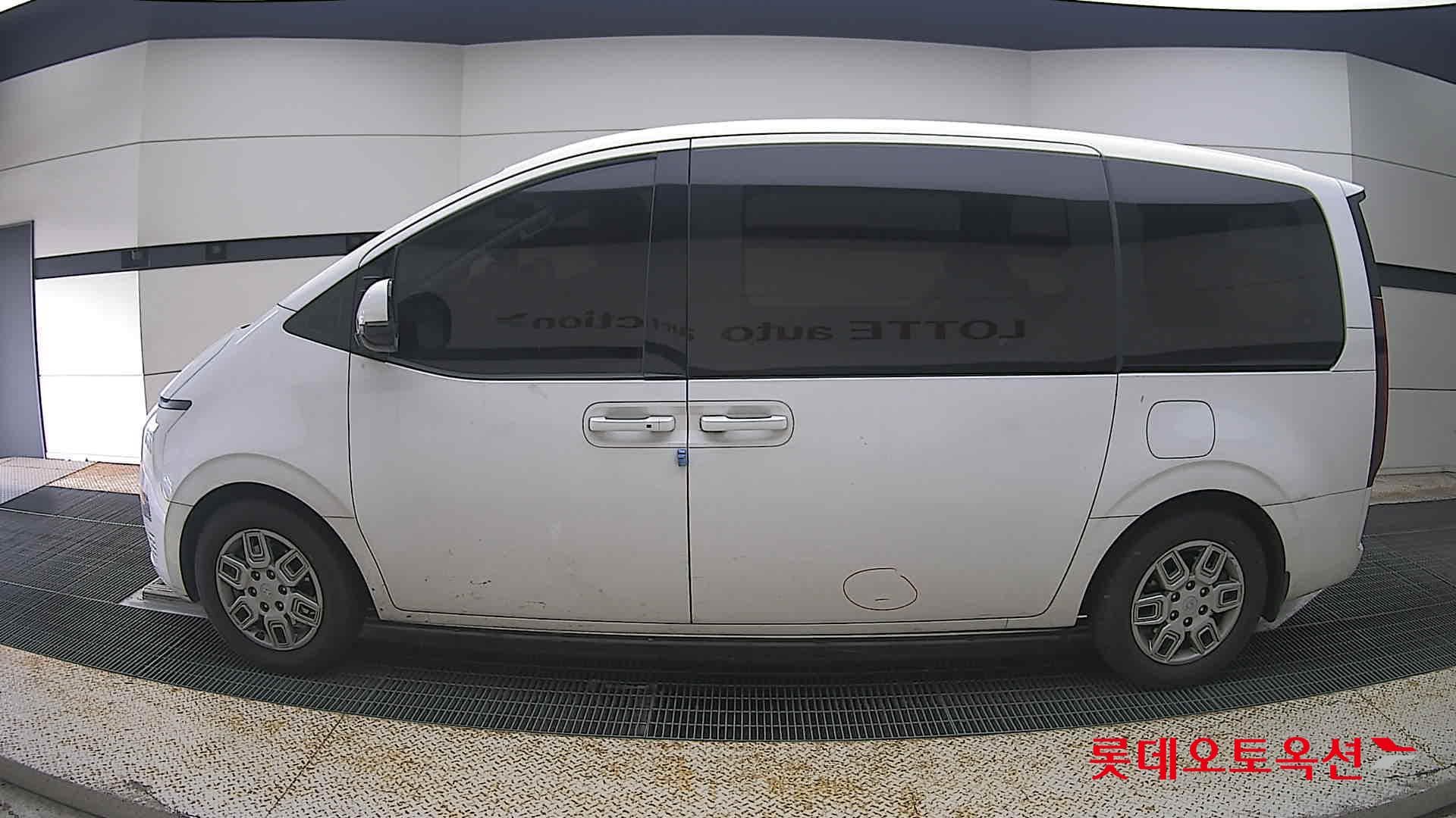 هيونداي - ستاريا | (D) 2.2 Tourer 9Seater Modern 6