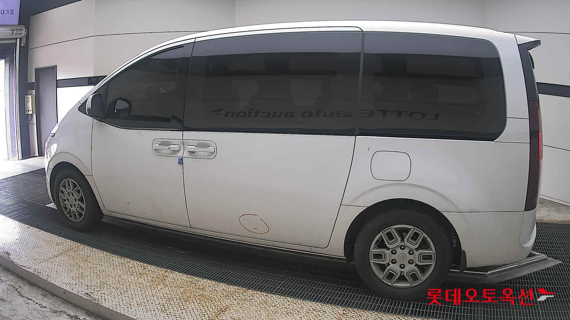 هيونداي - ستاريا | (D) 2.2 Tourer 9Seater Modern 7