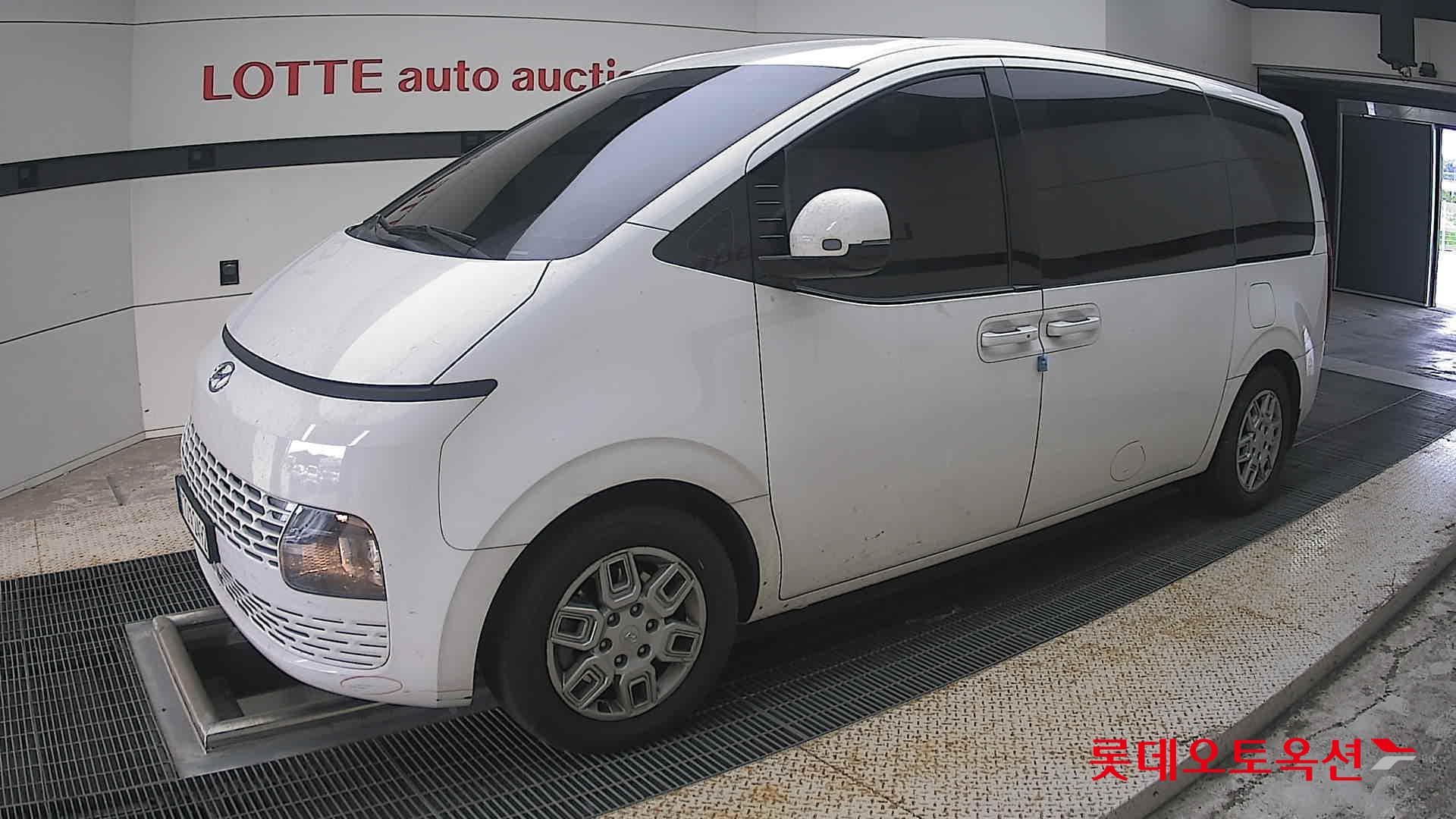 هيونداي - ستاريا | (D) 2.2 Tourer 9Seater Modern 4