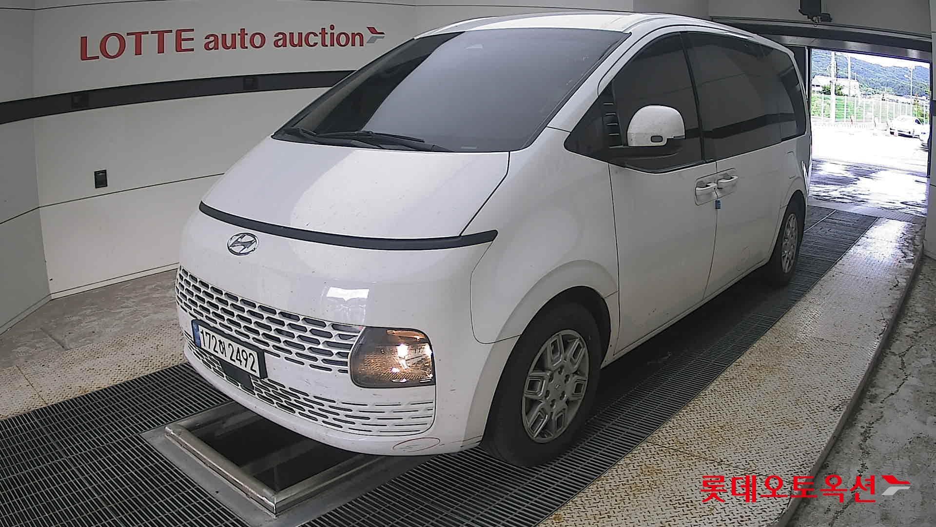 هيونداي - ستاريا | (D) 2.2 Tourer 9Seater Modern 3