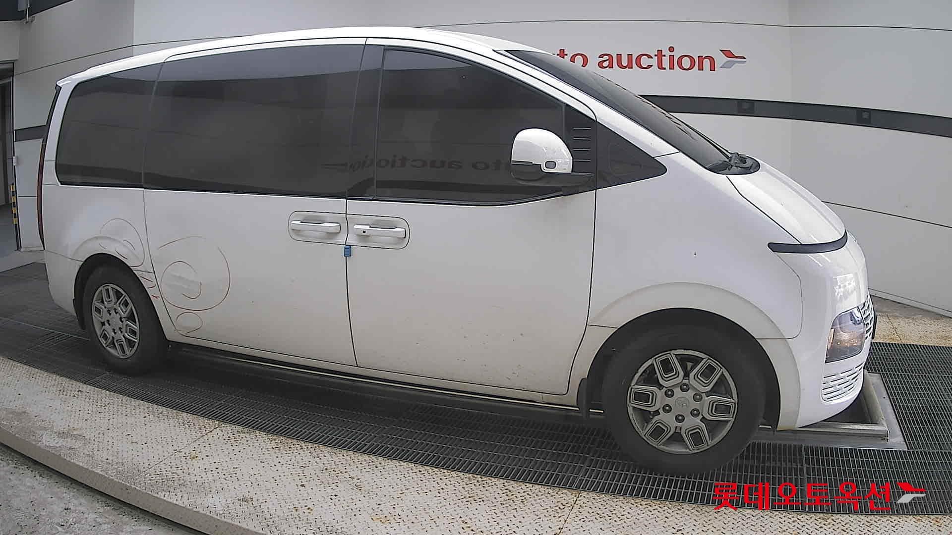 هيونداي - ستاريا | (D) 2.2 Tourer 9Seater Modern 17