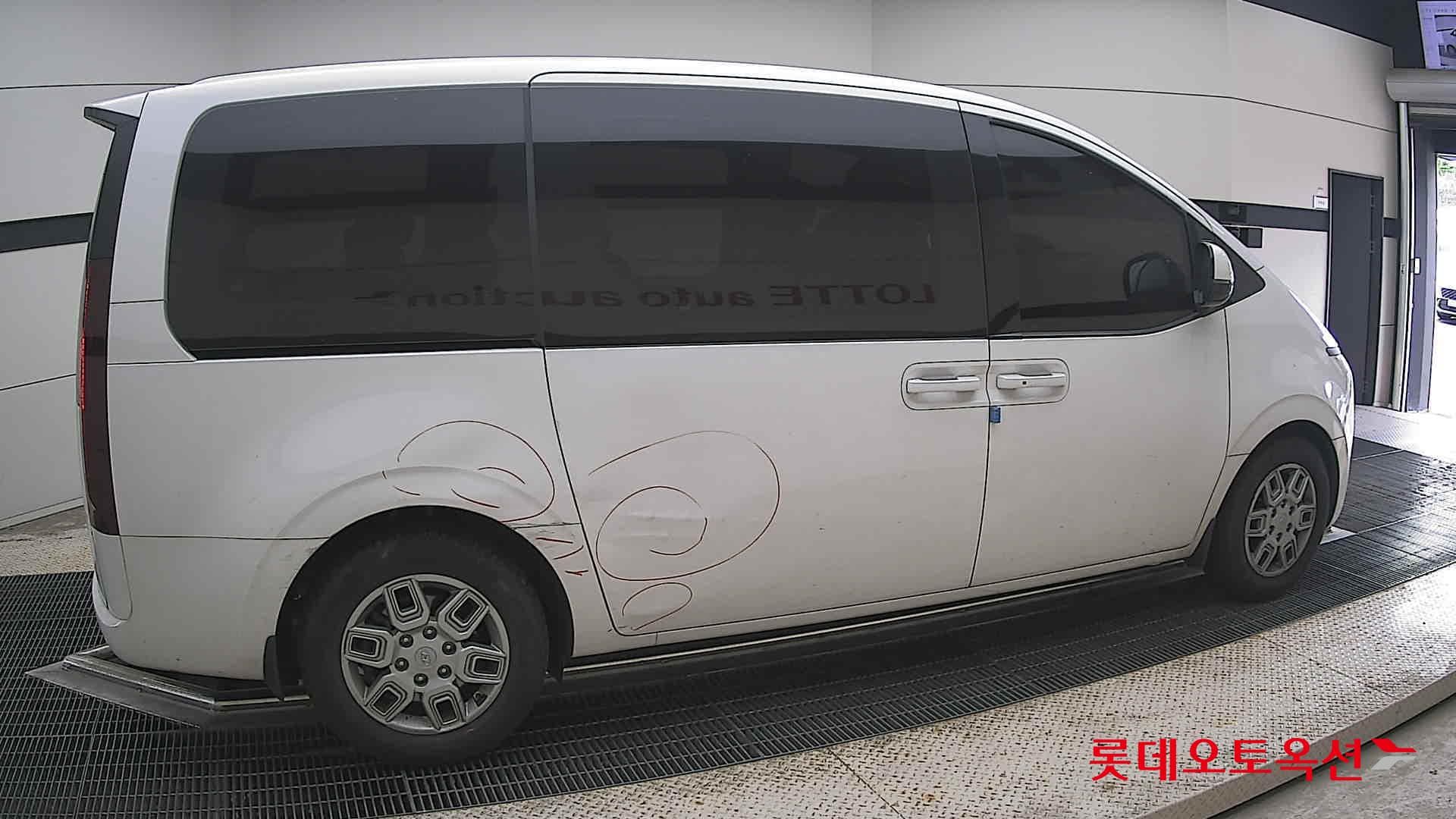 هيونداي - ستاريا | (D) 2.2 Tourer 9Seater Modern 15