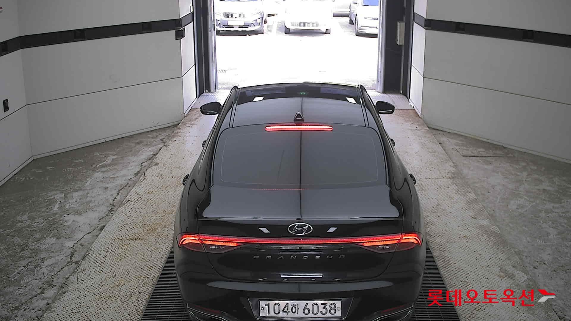 Hyundai - Grandeur | THE NEW (G) 2.5 Premium 11