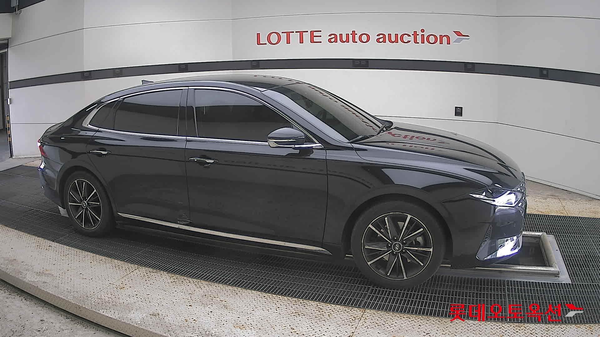 Hyundai - Grandeur | THE NEW (G) 2.5 Premium 17