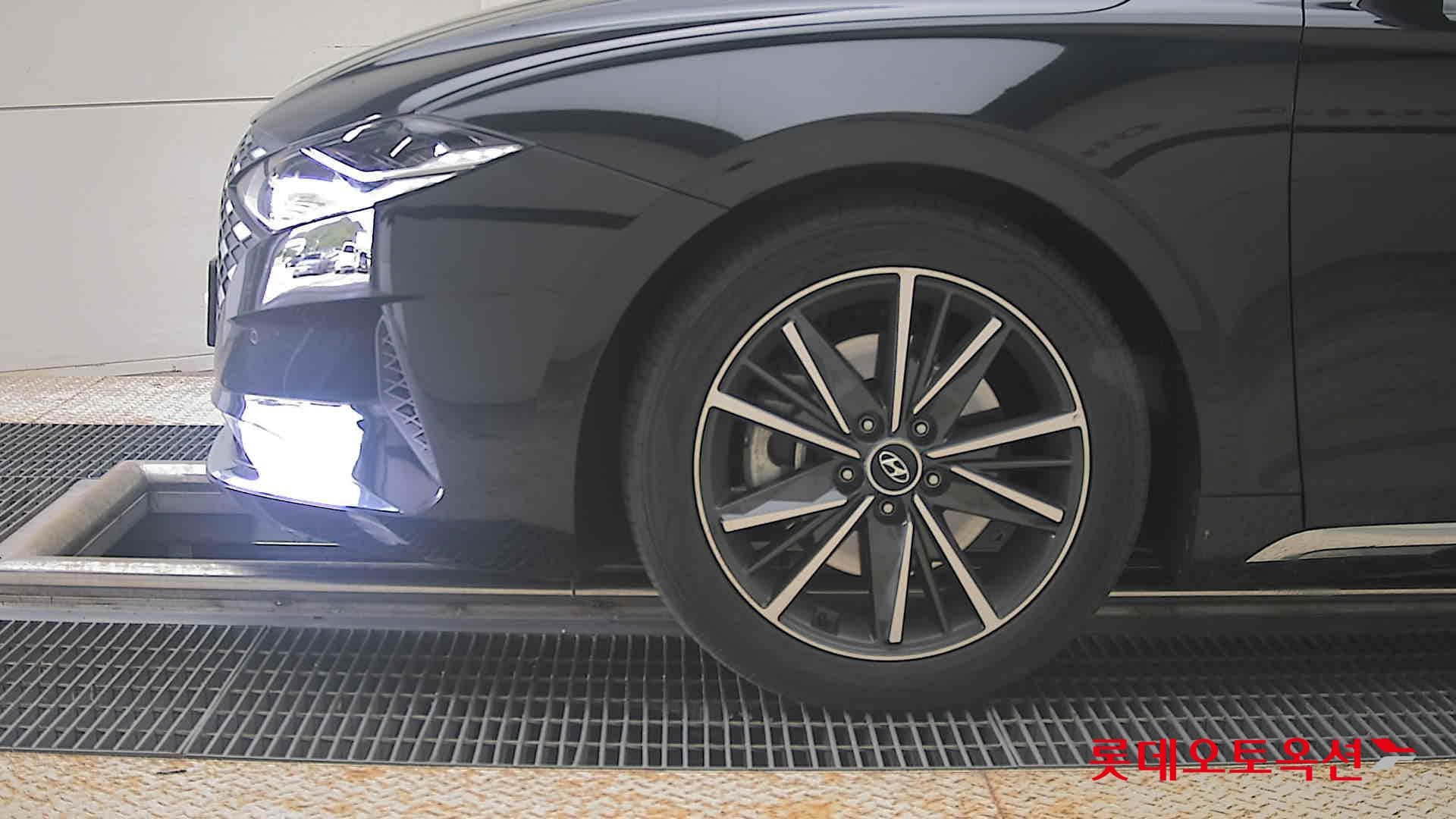 Hyundai - Grandeur | THE NEW (G) 2.5 Premium 21