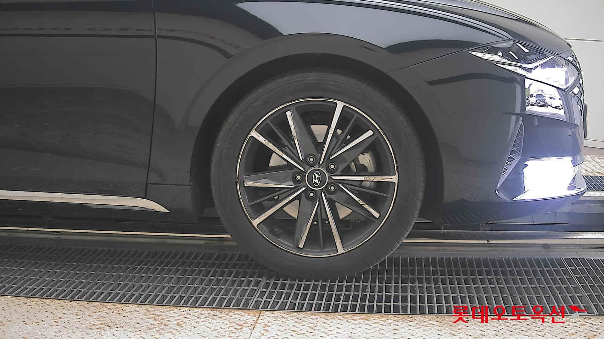 Hyundai - Grandeur | THE NEW (G) 2.5 Premium 23