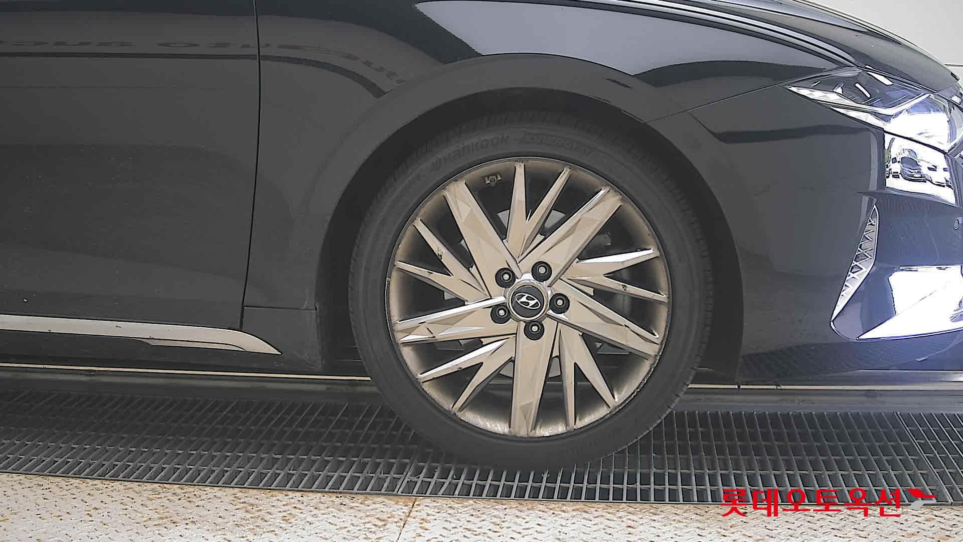 Hyundai - Grandeur | THE NEW (G) 3.3 23
