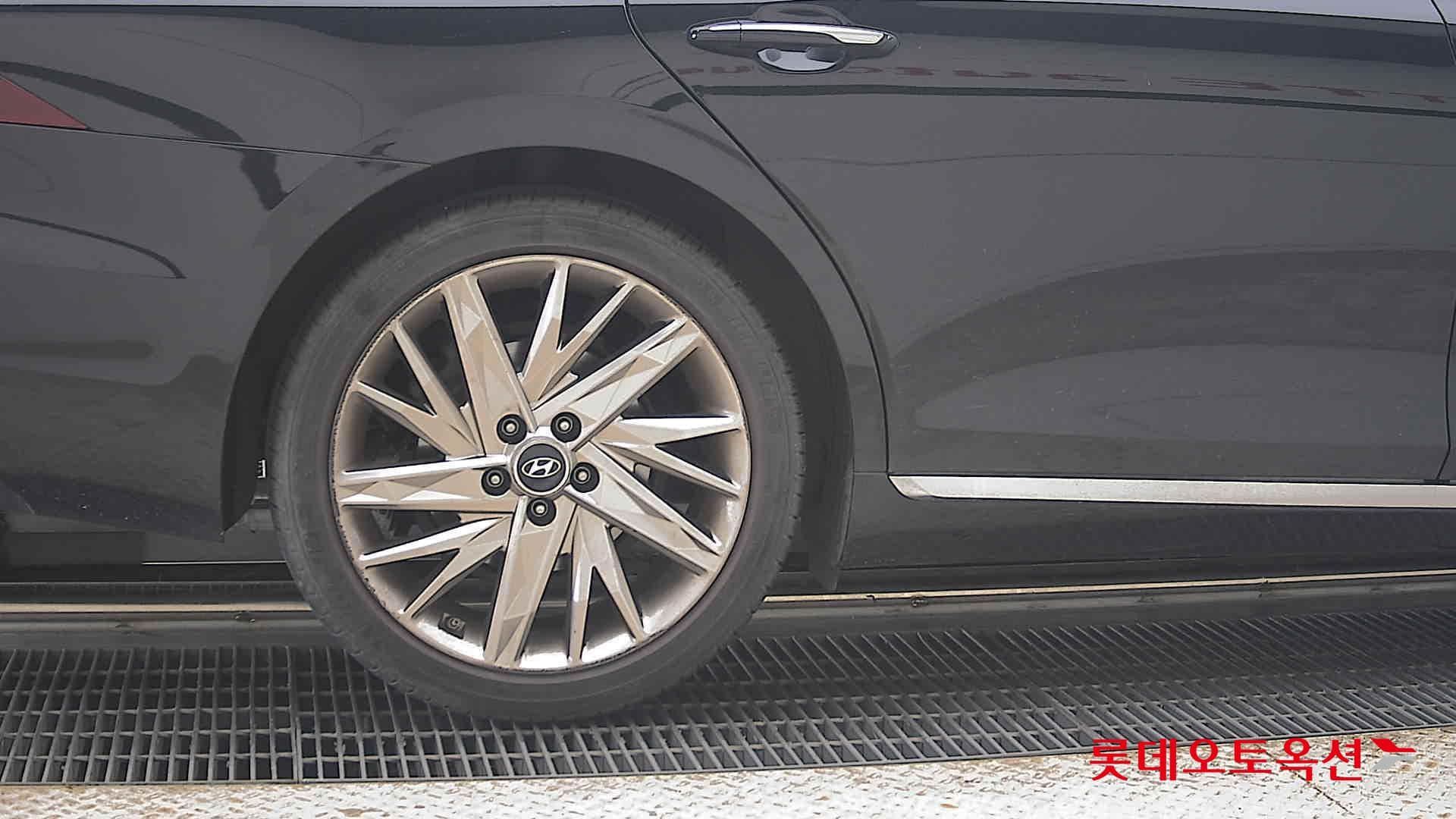 Hyundai - Grandeur | THE NEW (G) 3.3 24