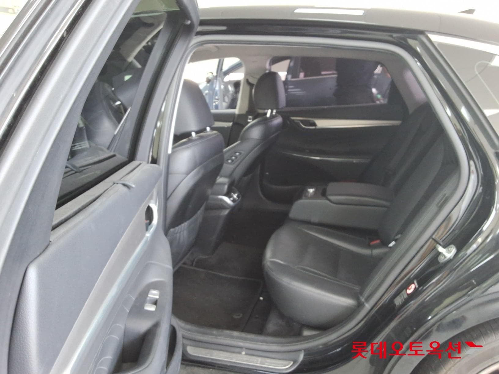 Hyundai - Grandeur | THE NEW (G) 3.3 37