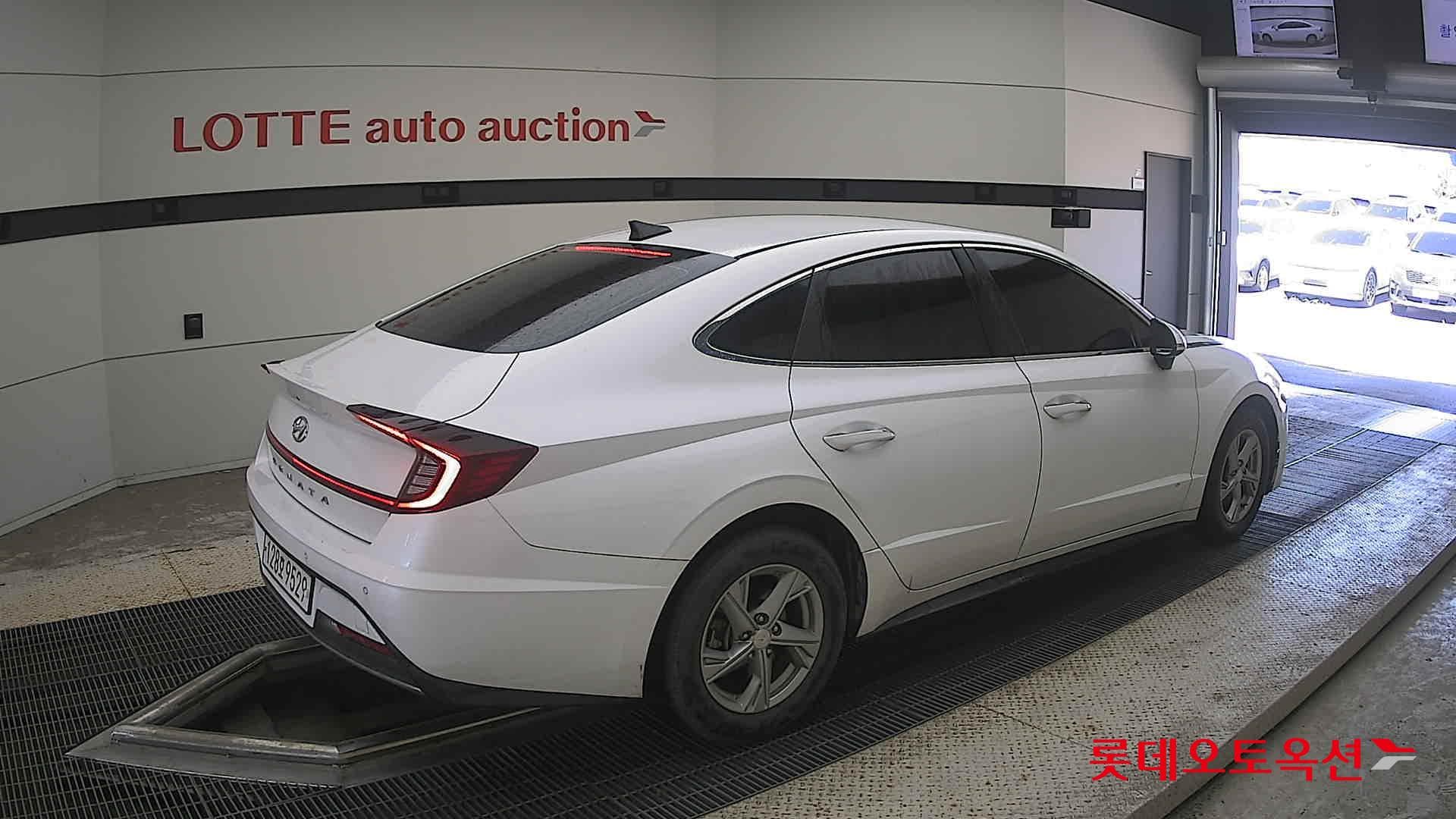 Hyundai - Sonata | DN8 (G) 2.0 Premium 14