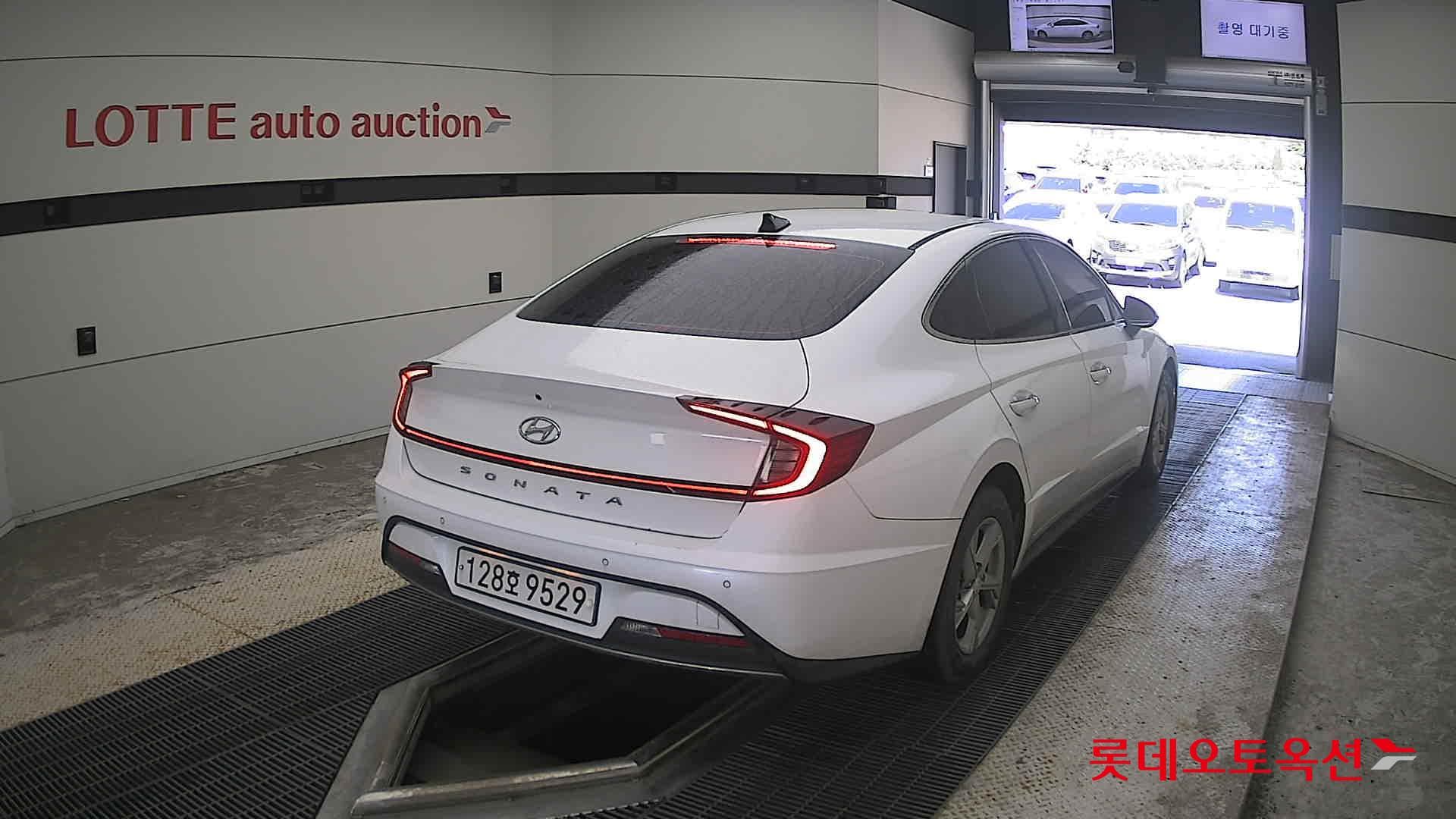 Hyundai - Sonata | DN8 (G) 2.0 Premium 13