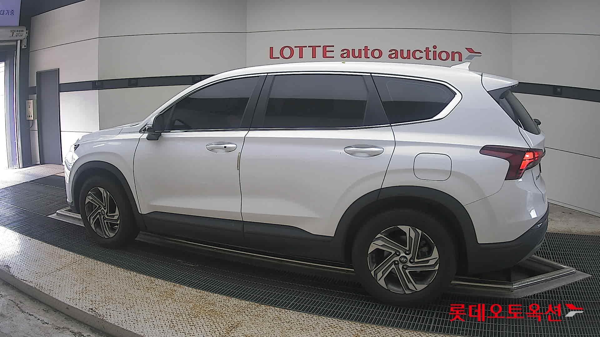 Hyundai - Santa Fe | THE NEW SANTAFE (D) 2.2 Premium 5Seater 2WD 7