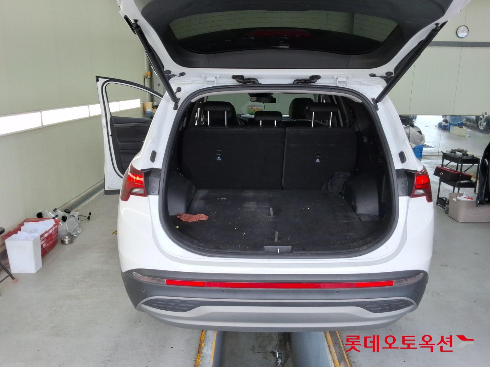 Hyundai - Santa Fe | THE NEW SANTAFE (D) 2.2 Premium 5Seater 2WD 36