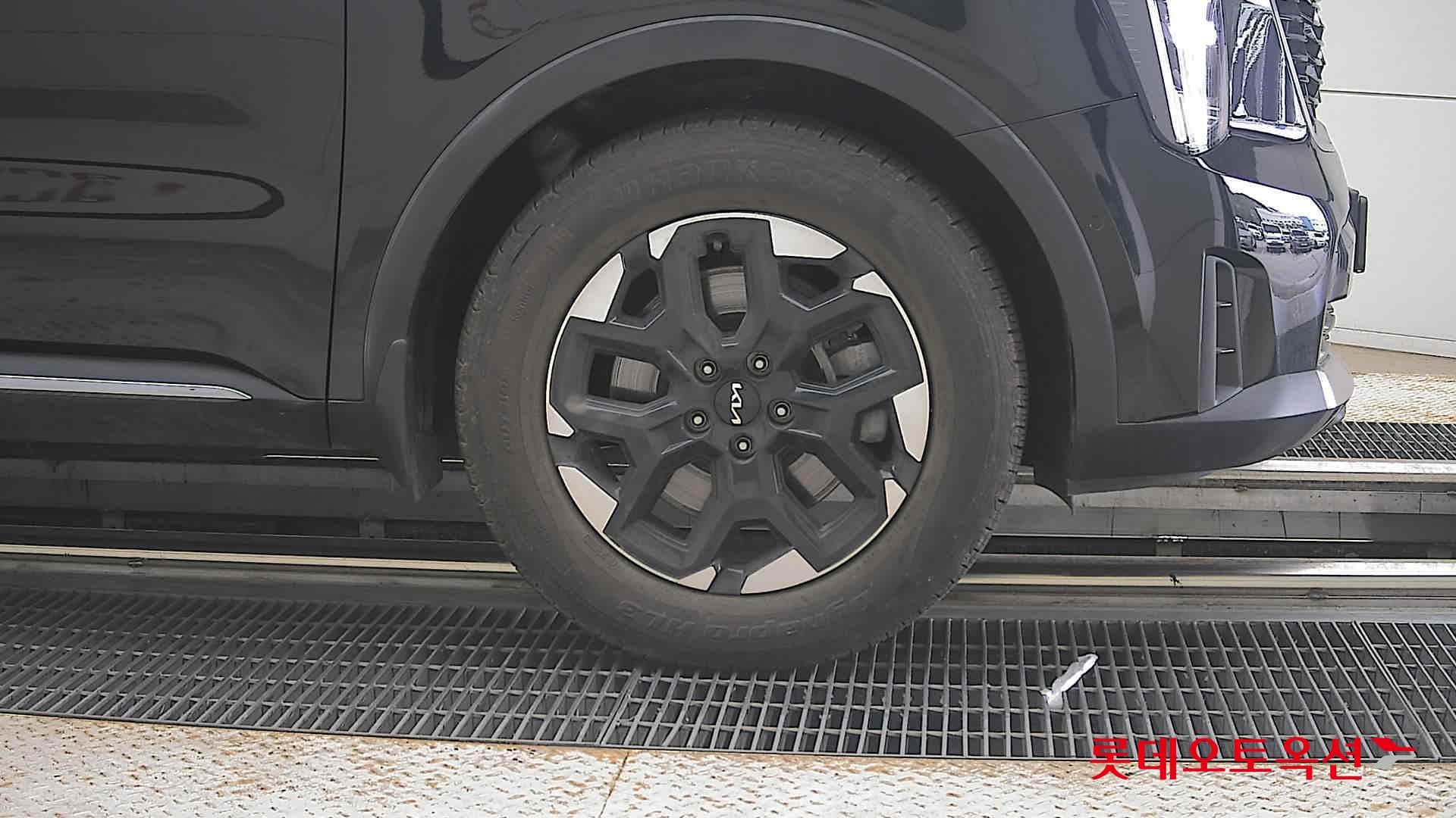 Kia - Sorento | MQ4 (D)2.2 Noblesse 5 4WD AT 23