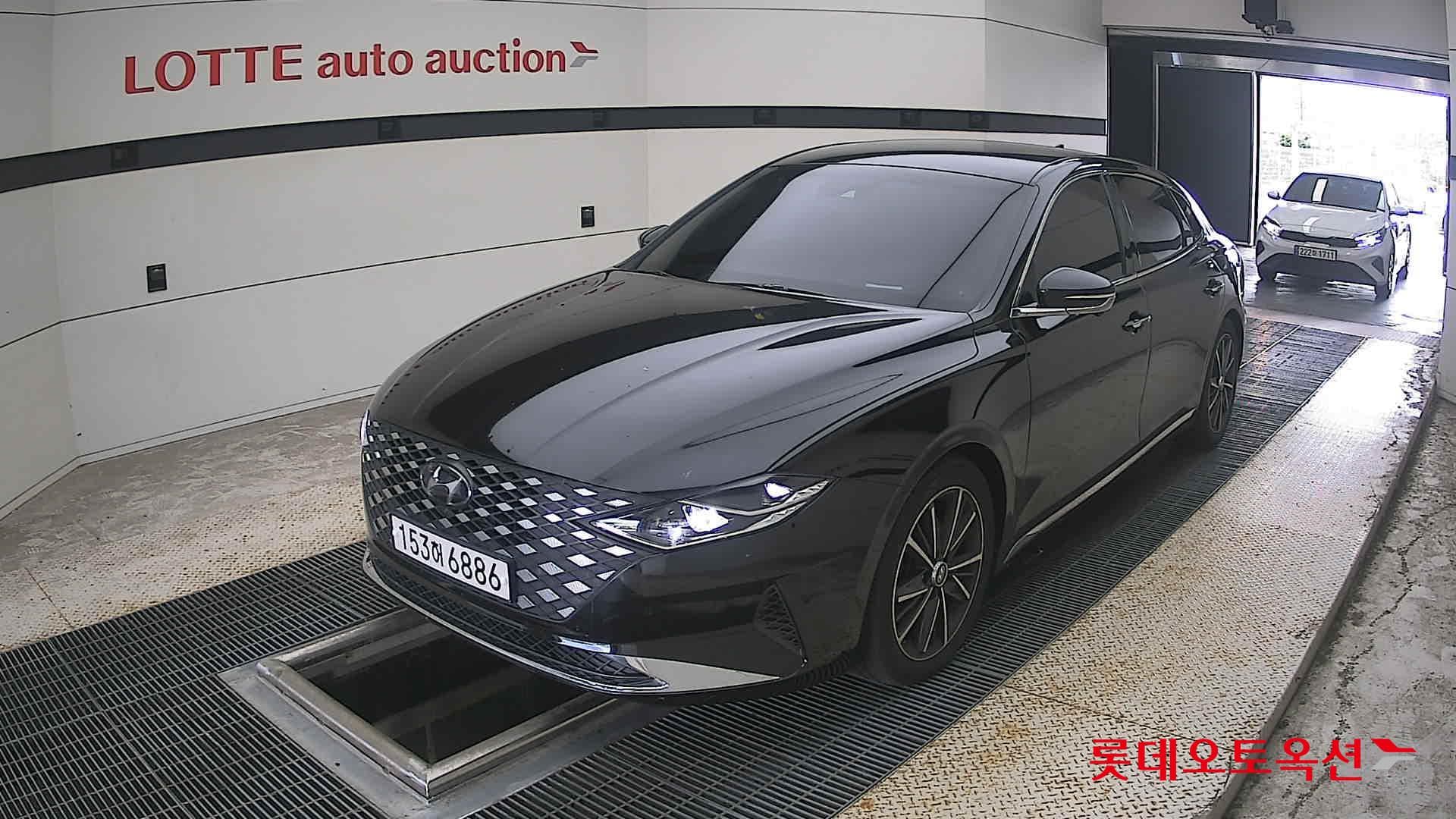 Hyundai - Grandeur | THE NEW (G) 2.5 Exclusive 3