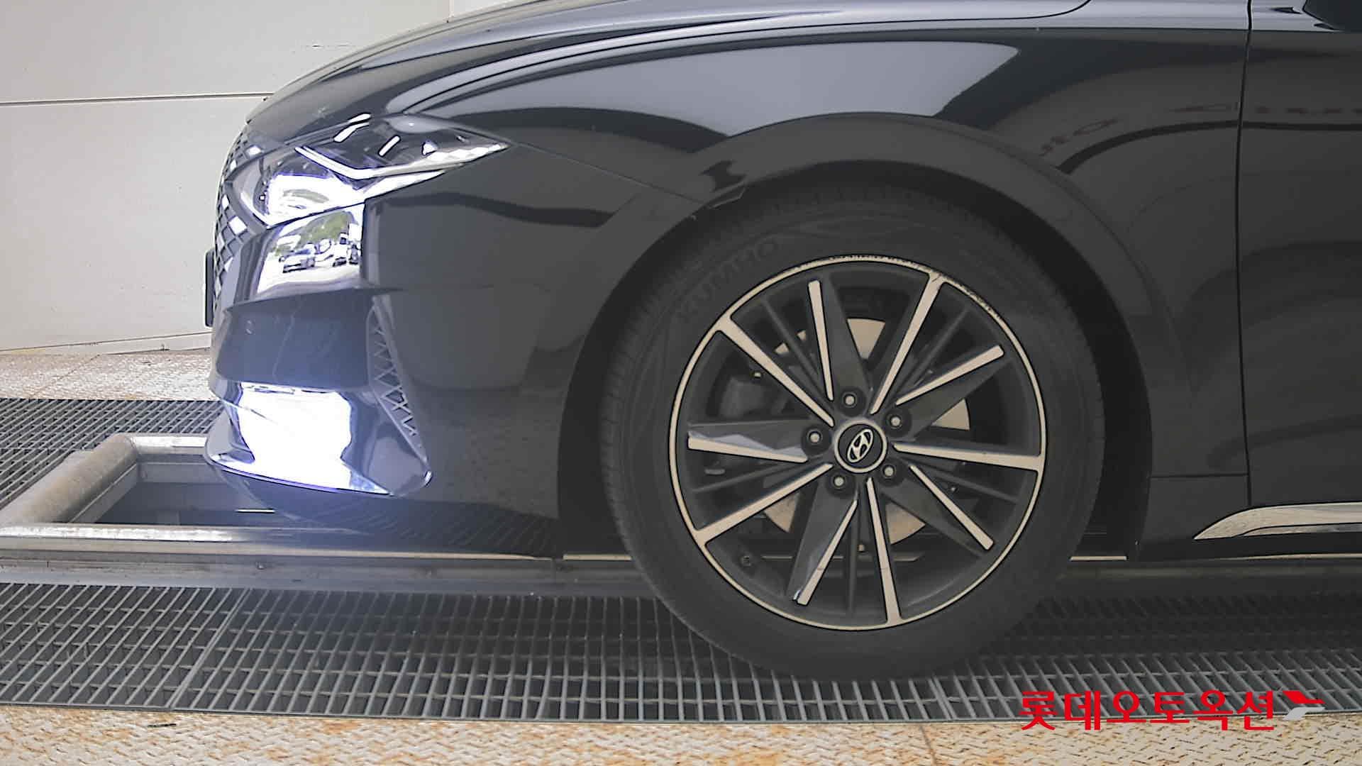 Hyundai - Grandeur | THE NEW (G) 2.5 Exclusive 21