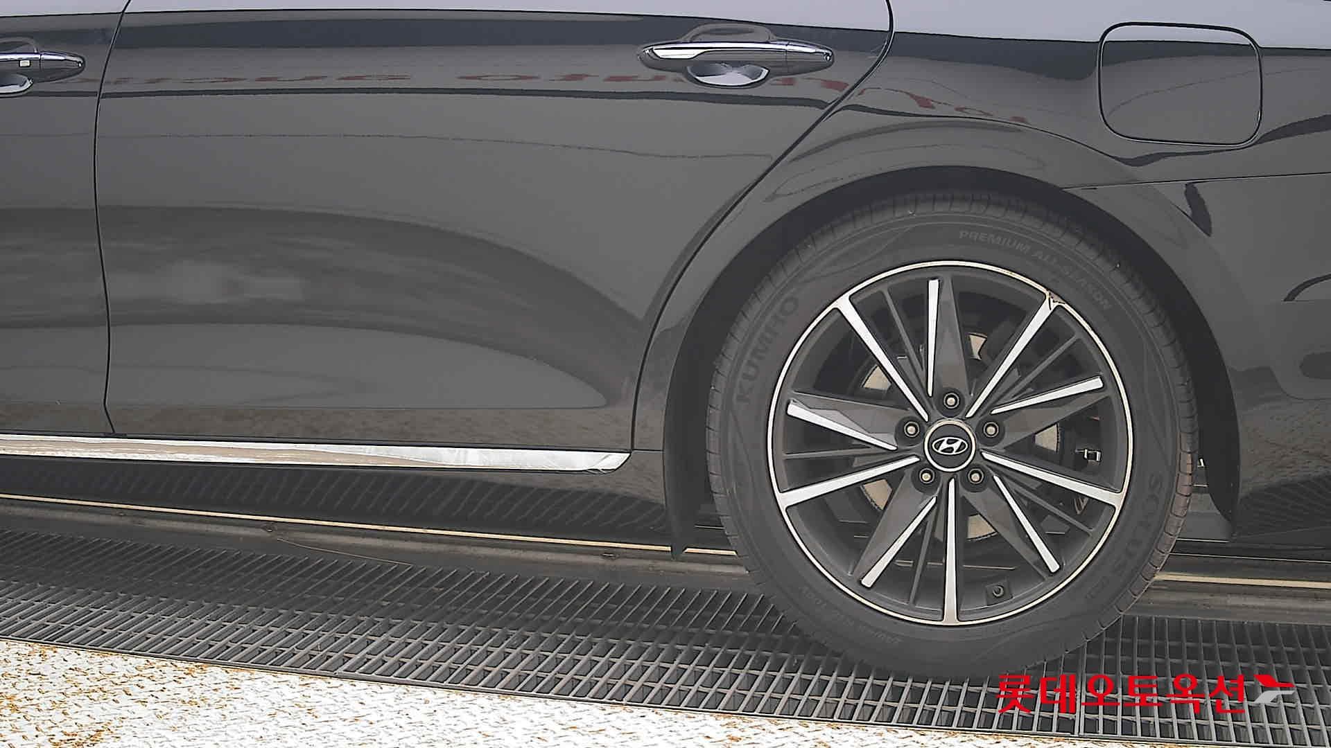 Hyundai - Grandeur | THE NEW (G) 2.5 Exclusive 22