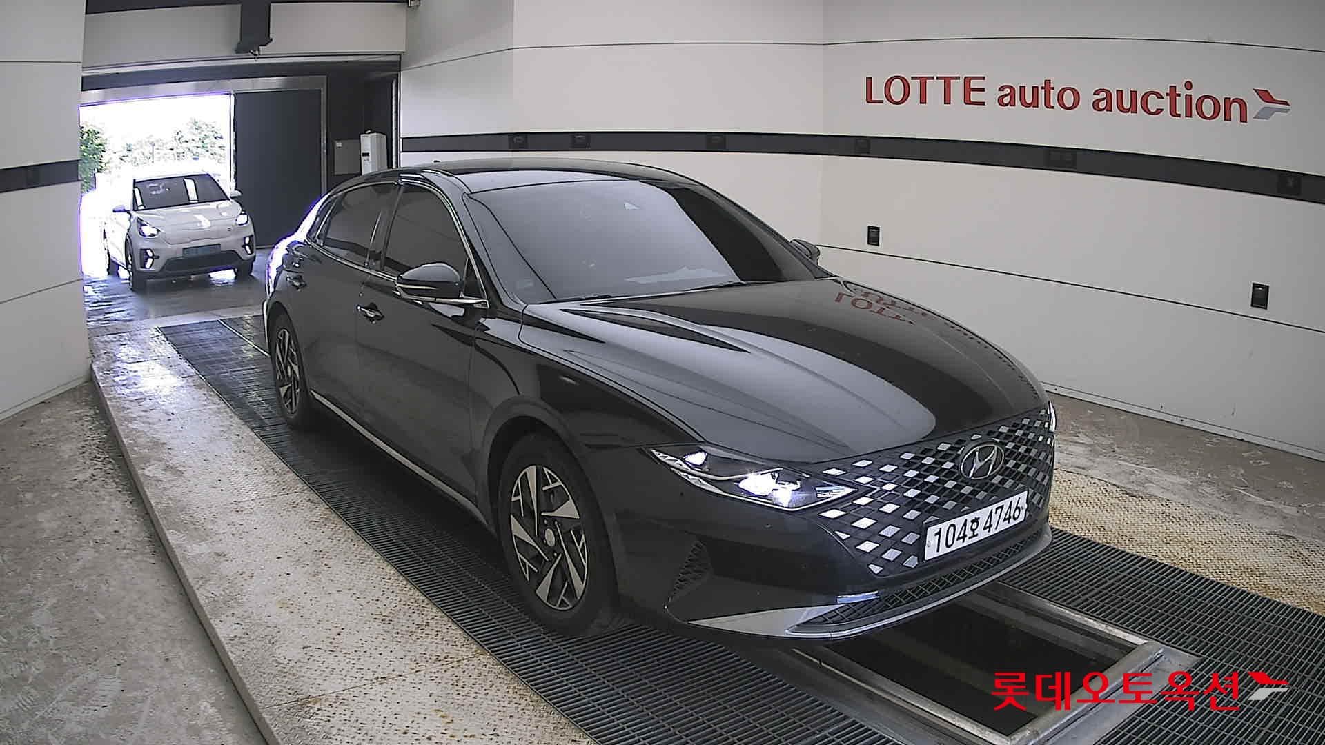 Hyundai - Grandeur | THE NEW (H) 2.4 Premium 19