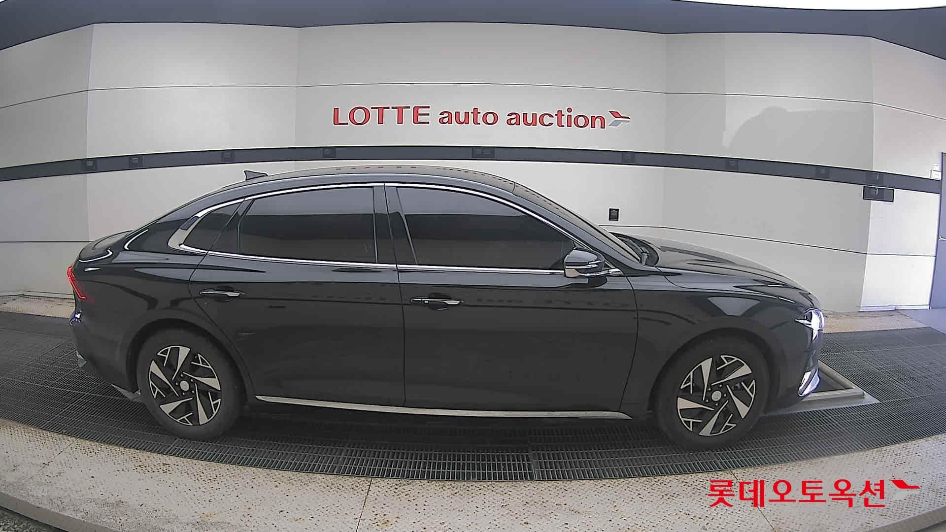Hyundai - Grandeur | THE NEW (H) 2.4 Premium 16