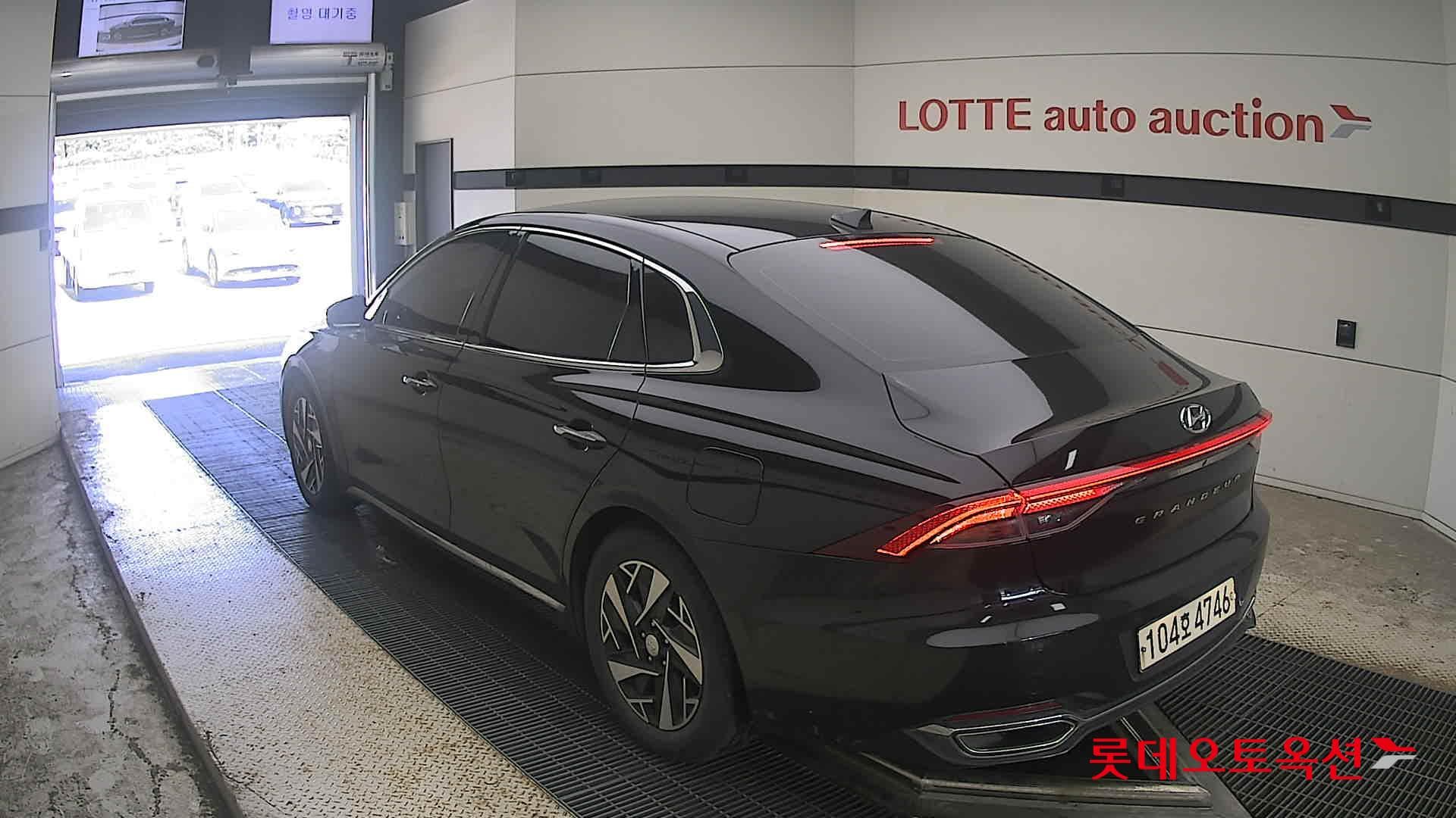 Hyundai - Grandeur | THE NEW (H) 2.4 Premium 10