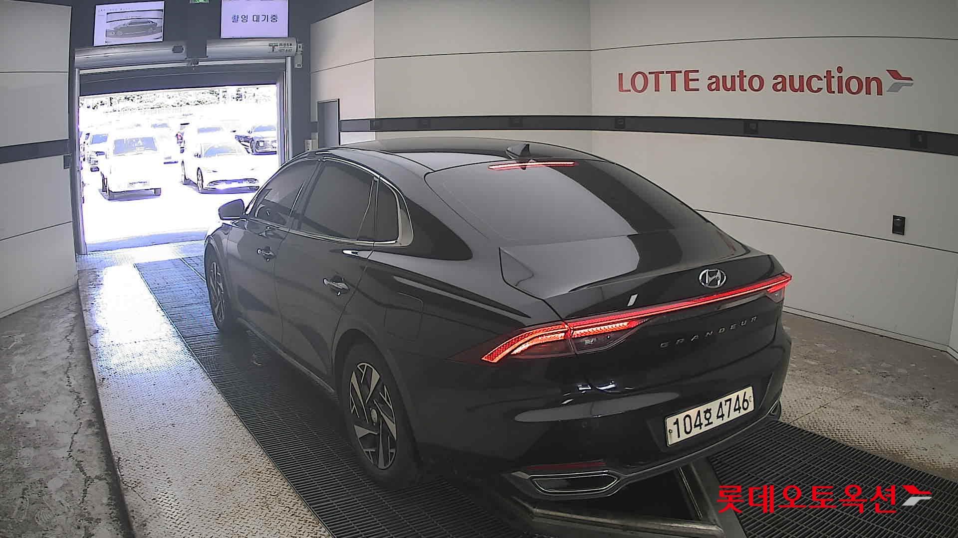 Hyundai - Grandeur | THE NEW (H) 2.4 Premium 9