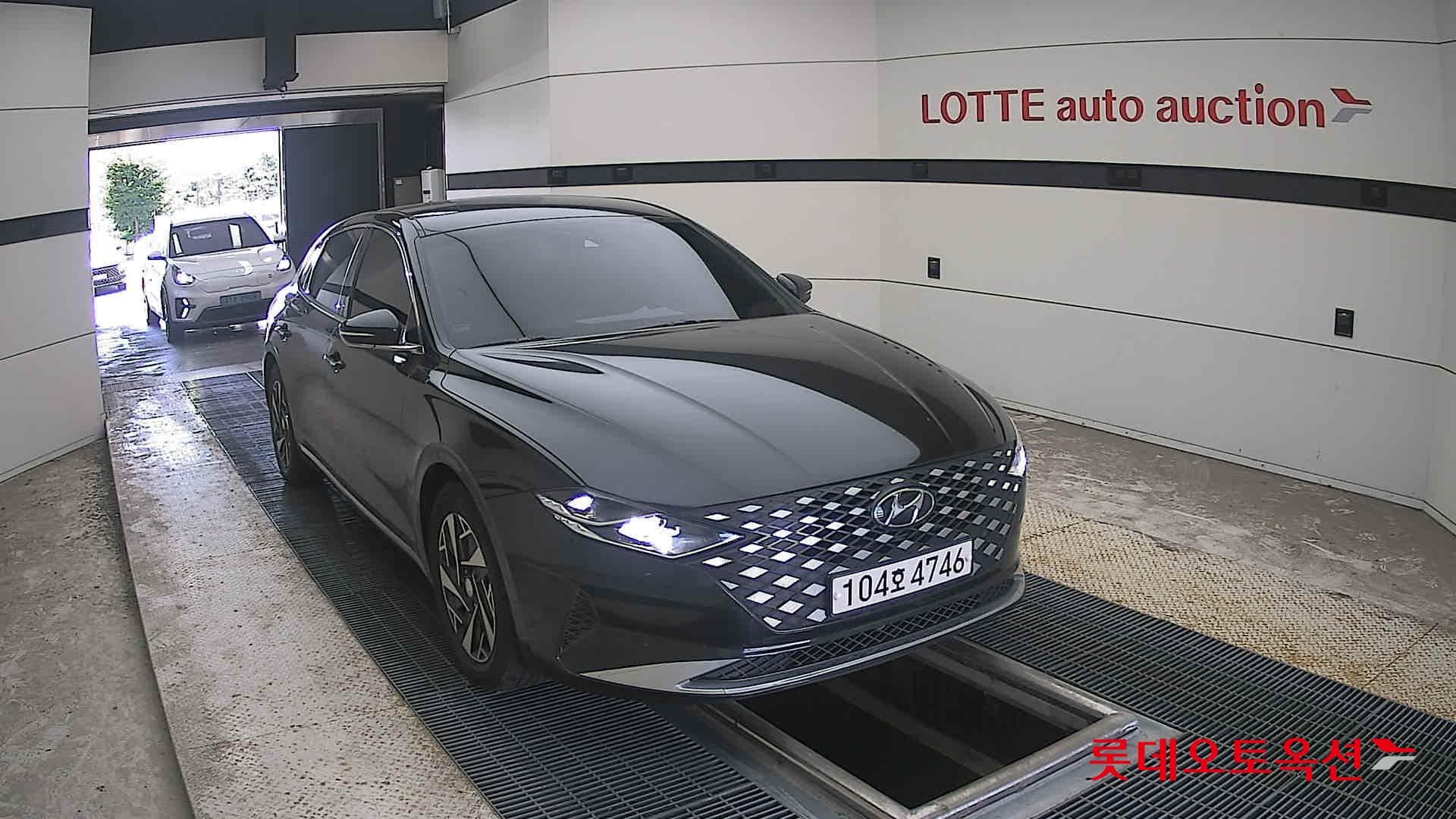 Hyundai - Grandeur | THE NEW (H) 2.4 Premium 20