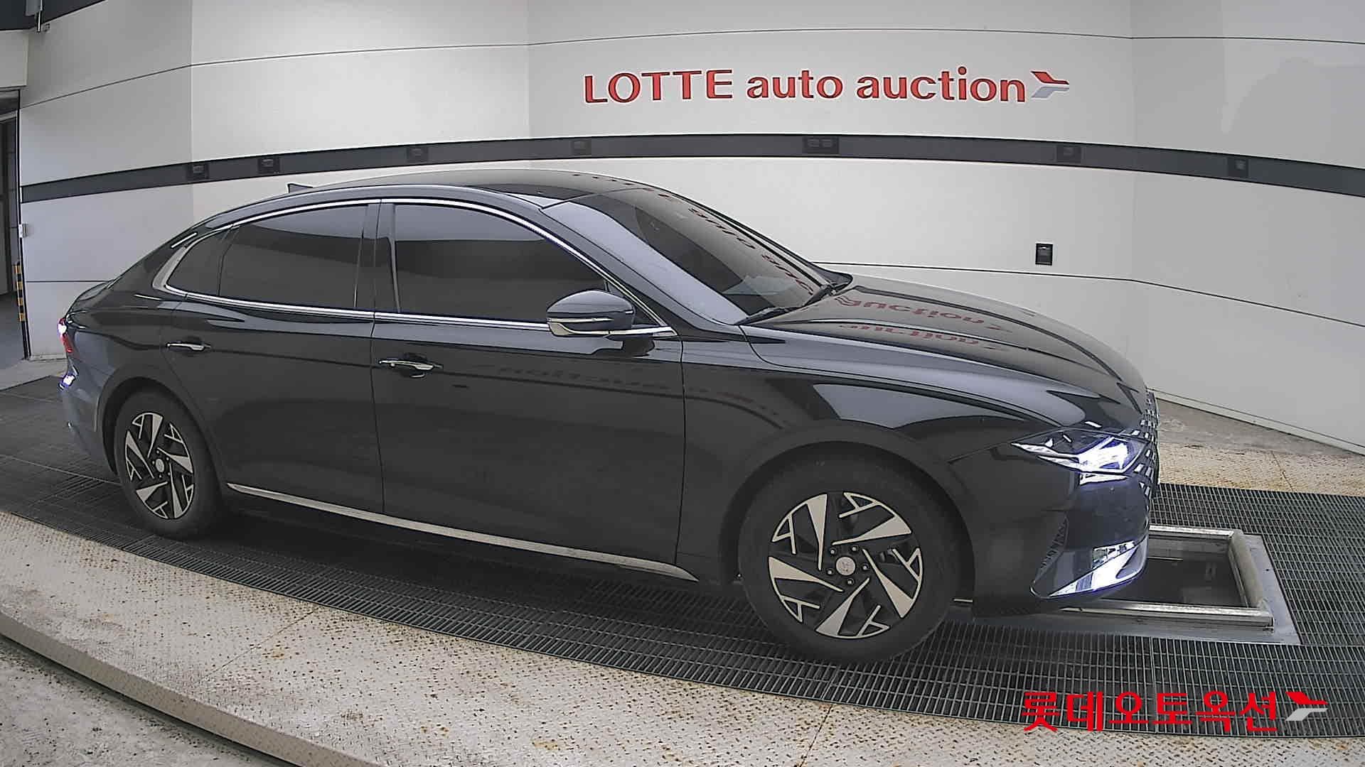 Hyundai - Grandeur | THE NEW (H) 2.4 Premium 17