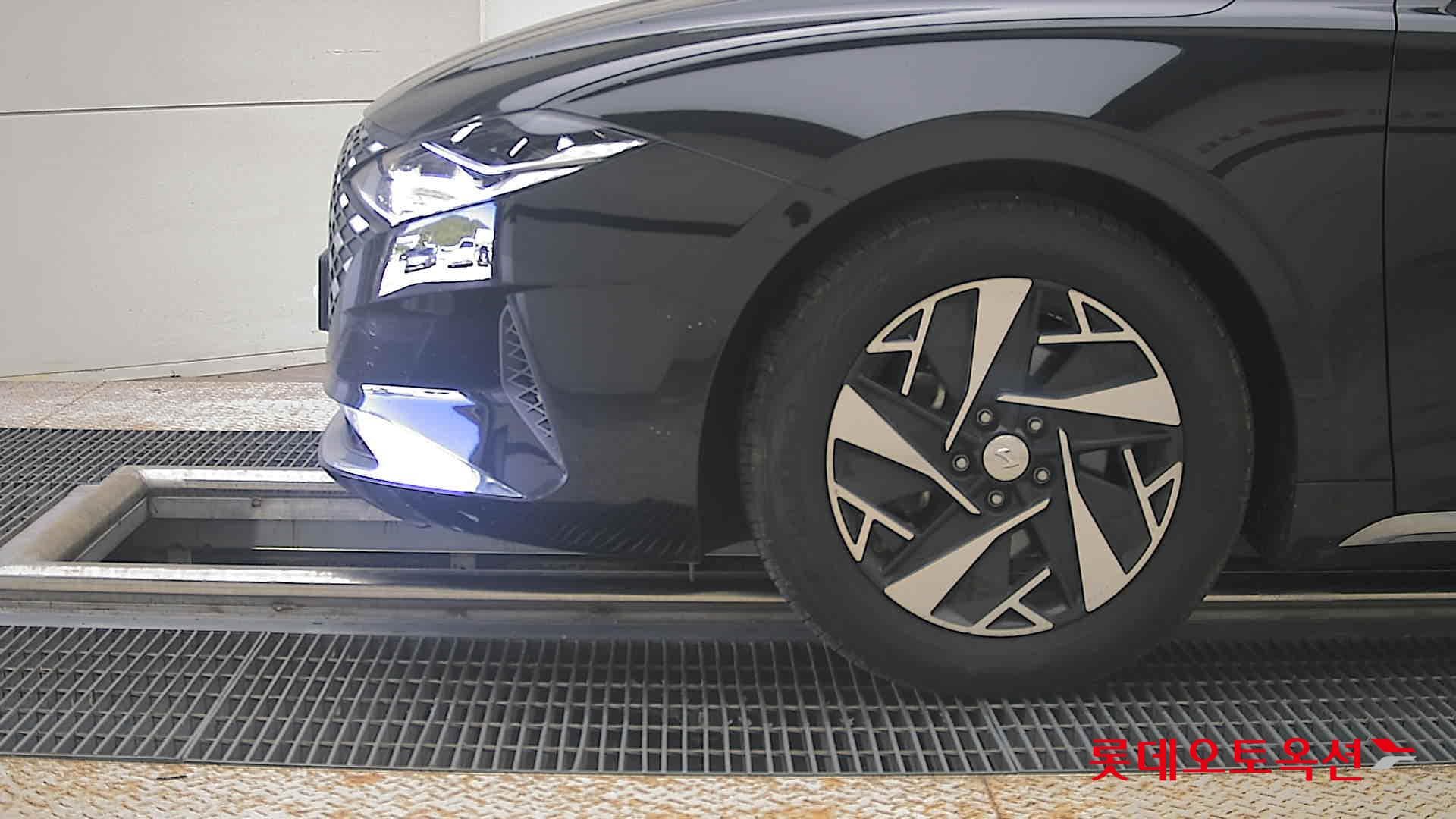 Hyundai - Grandeur | THE NEW (H) 2.4 Premium 21