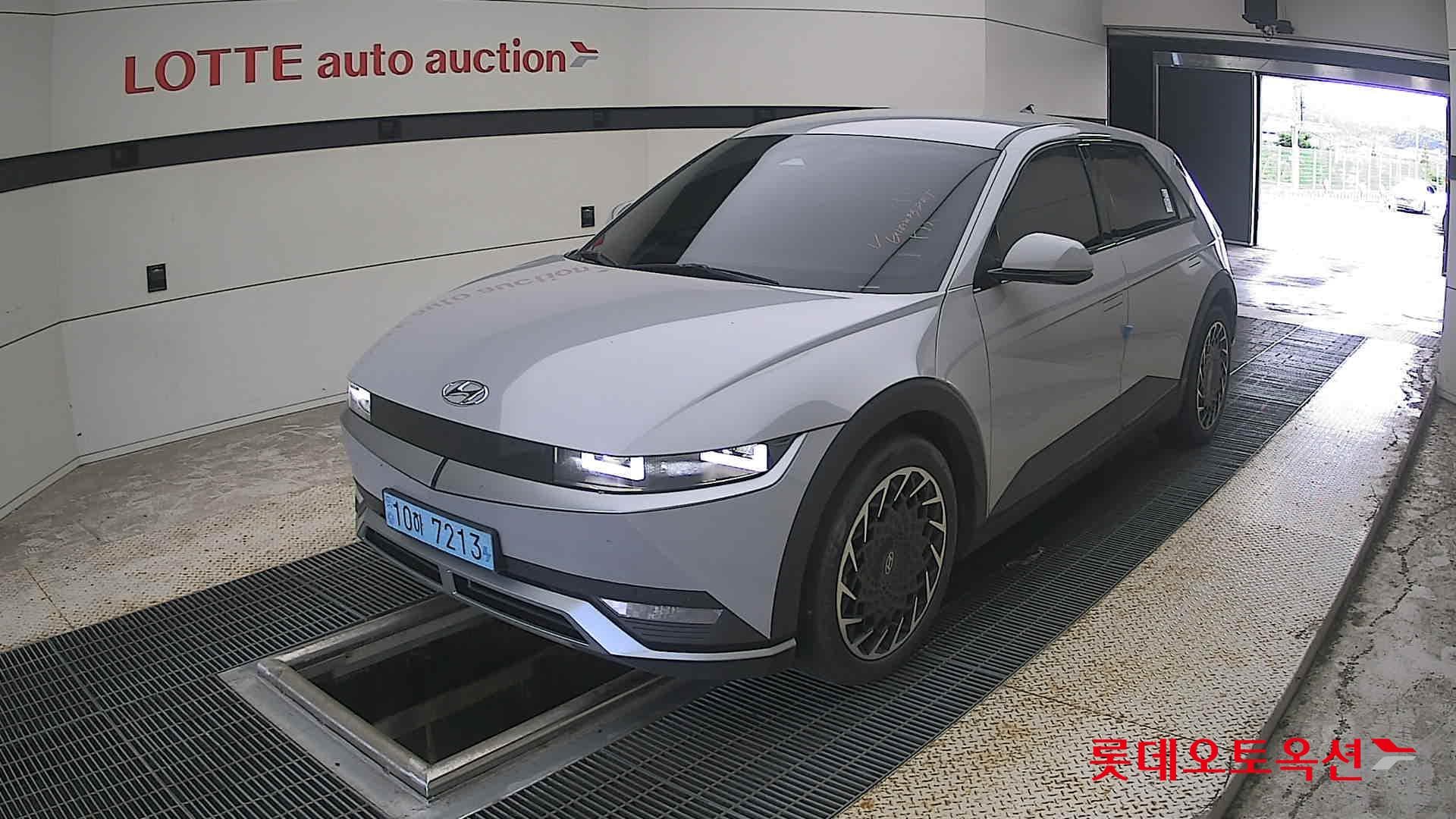 Hyundai - Ioniq | 5 (E) Long Range Exclusive 4WD 3