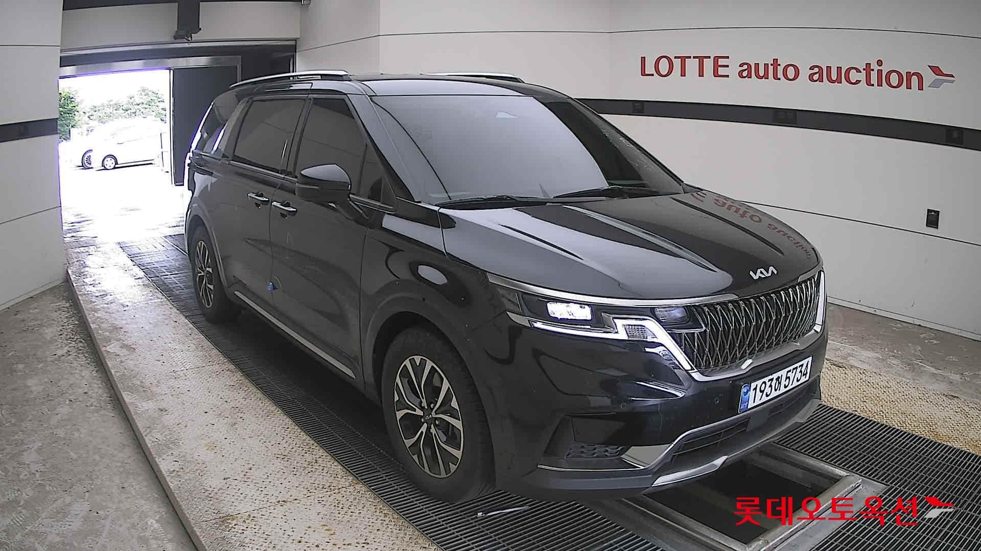 Kia - Carnival | KA4 (D) 2.2 Noblesse 9Seater 19