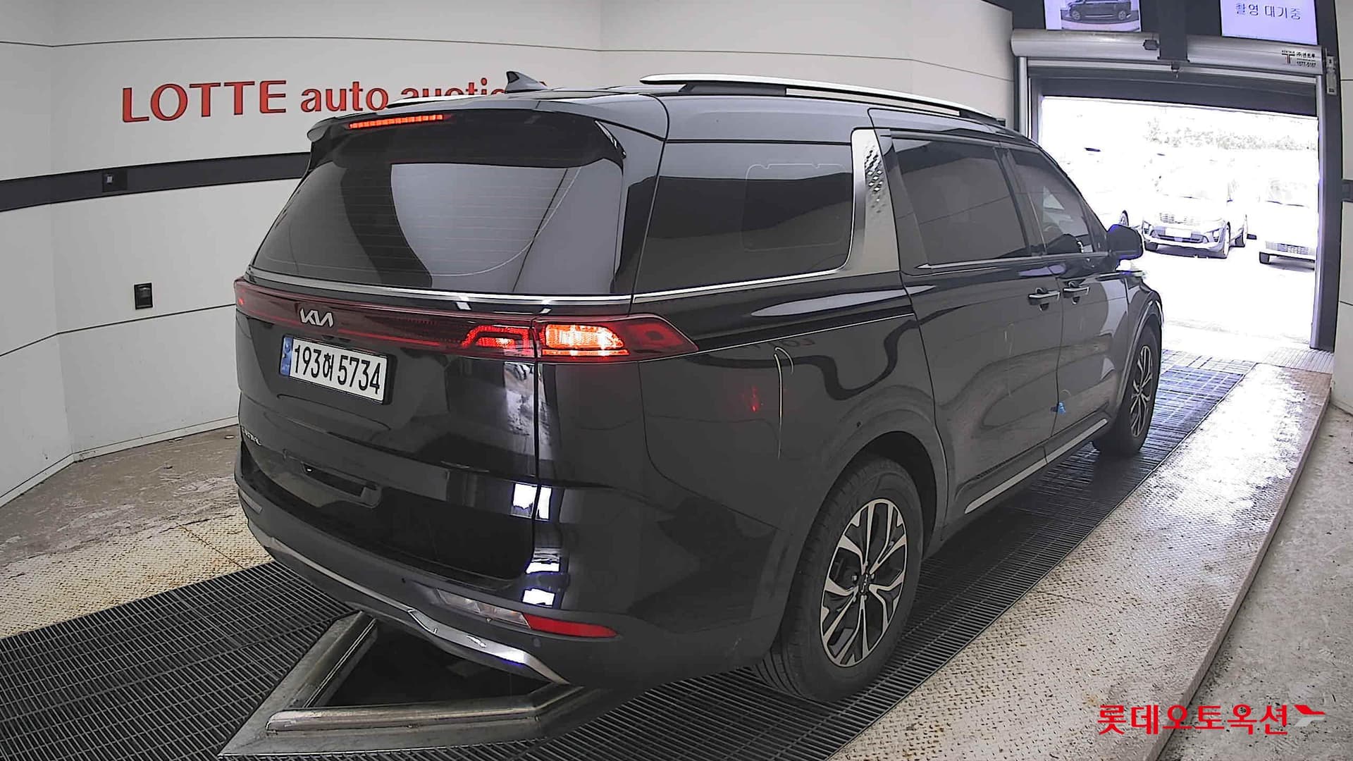 Kia - Carnival | KA4 (D) 2.2 Noblesse 9Seater 12