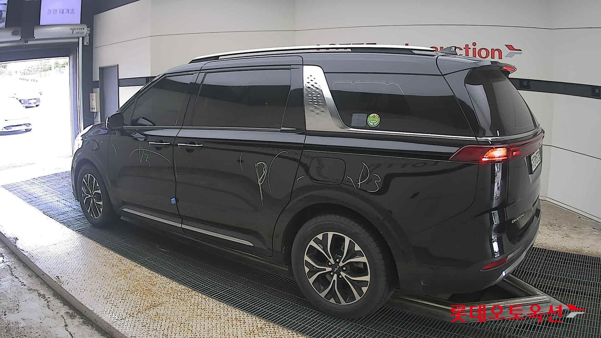 Kia - Carnival | KA4 (D) 2.2 Noblesse 9Seater 8