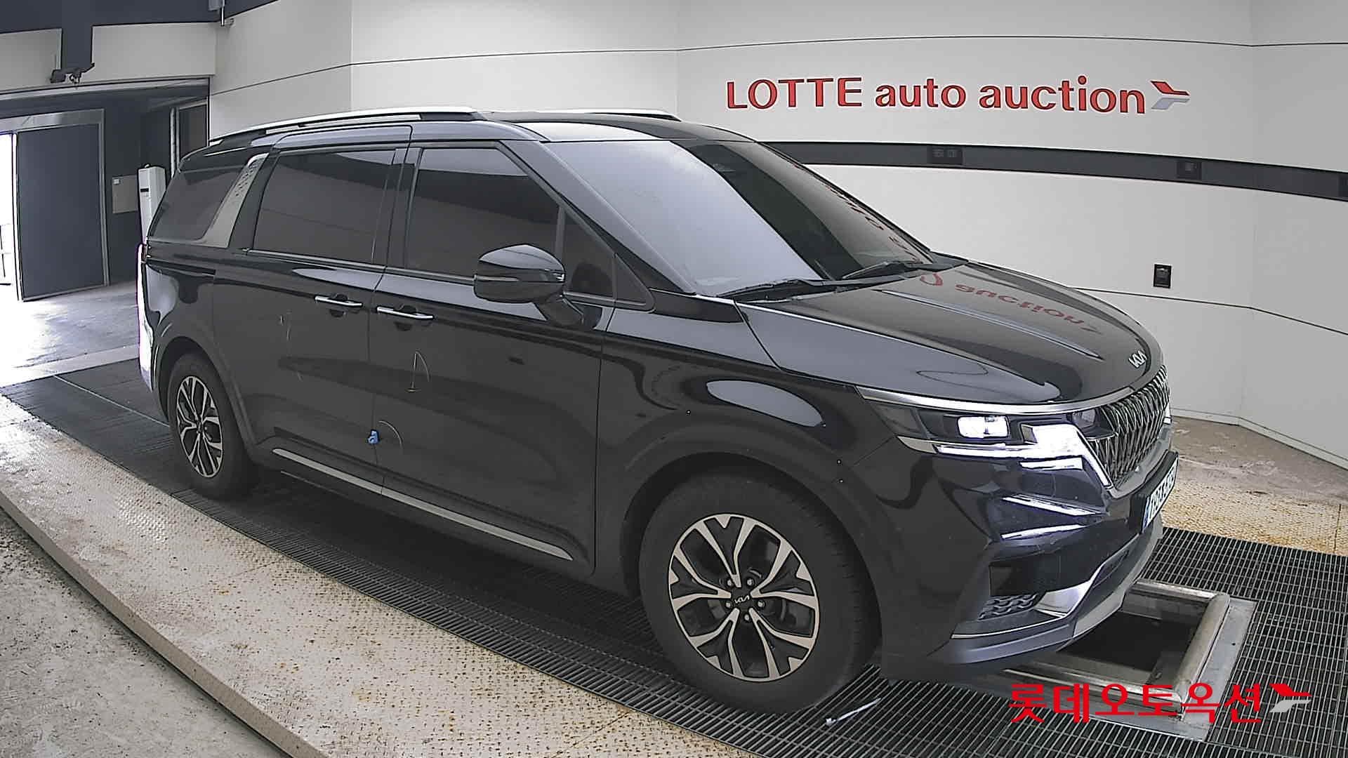 Kia - Carnival | KA4 (D) 2.2 Noblesse 9Seater 18