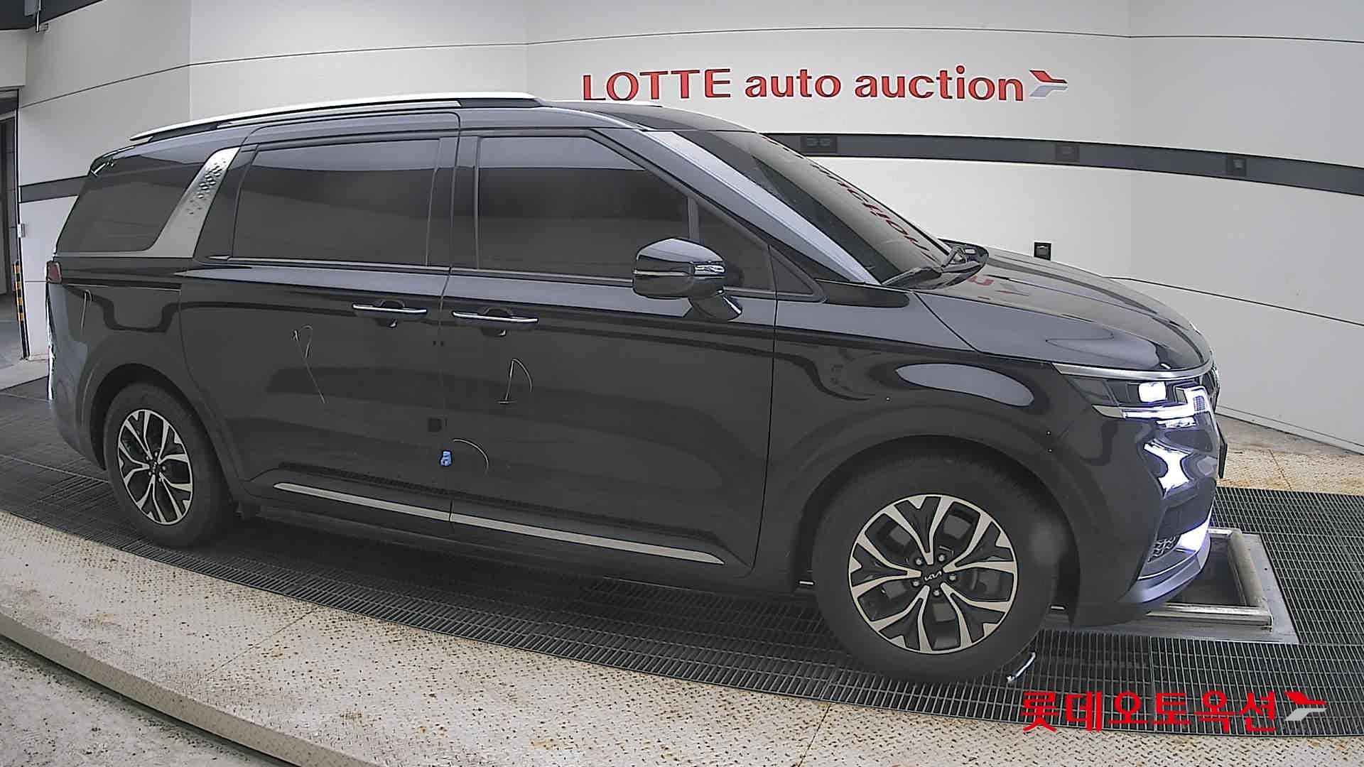Kia - Carnival | KA4 (D) 2.2 Noblesse 9Seater 17