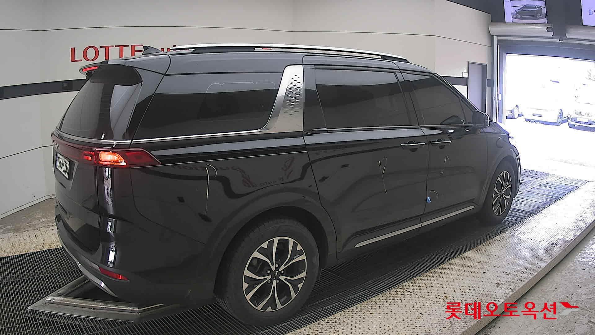 Kia - Carnival | KA4 (D) 2.2 Noblesse 9Seater 14